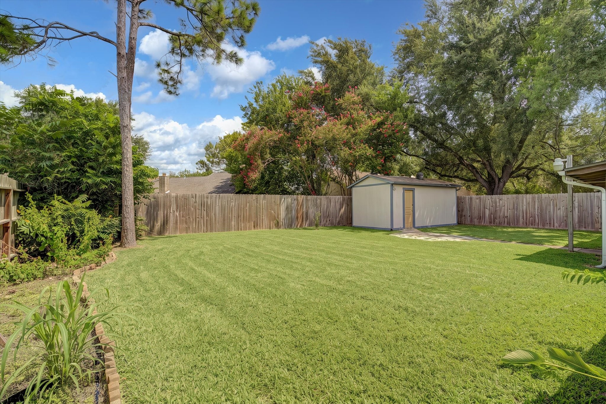 14218 Whitecross Drive Property Photo 33