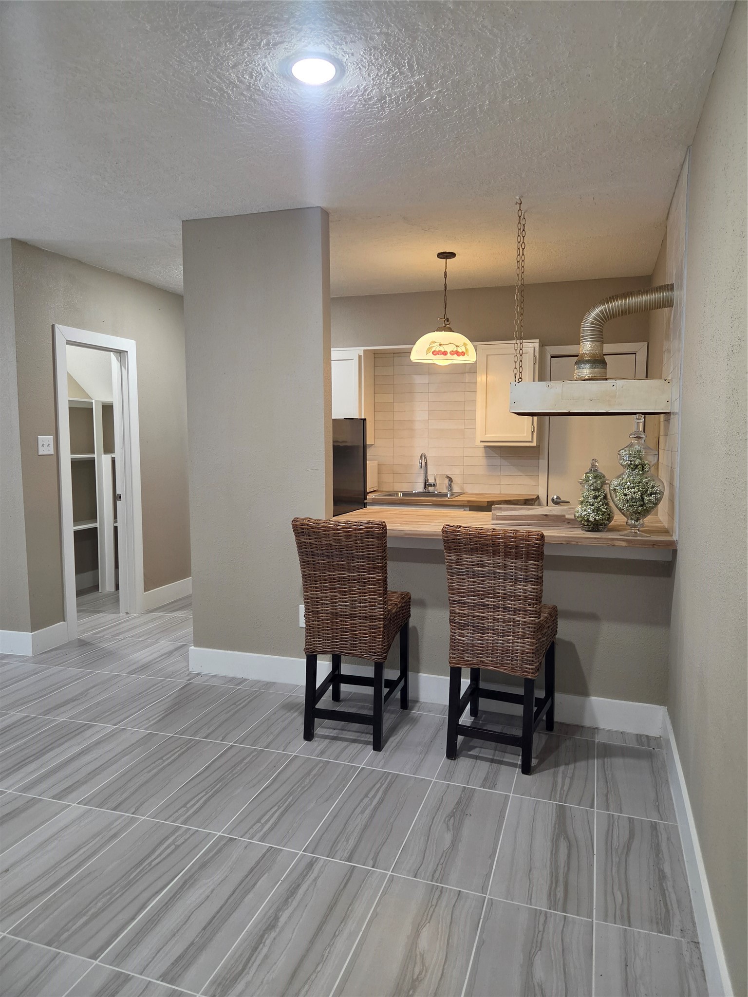 6526 Country Club Drive B Property Photo 12