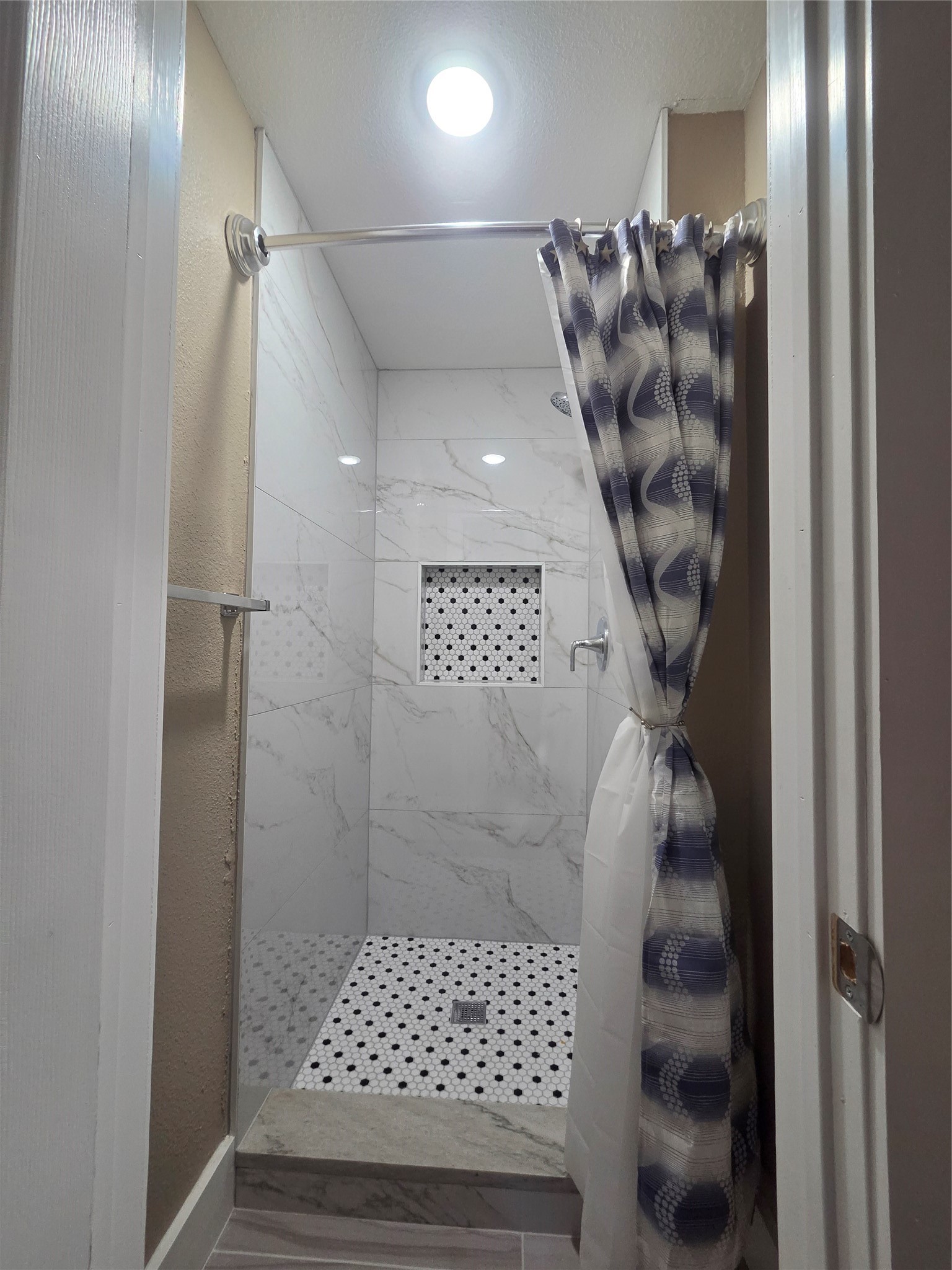6526 Country Club Drive B Property Photo 15