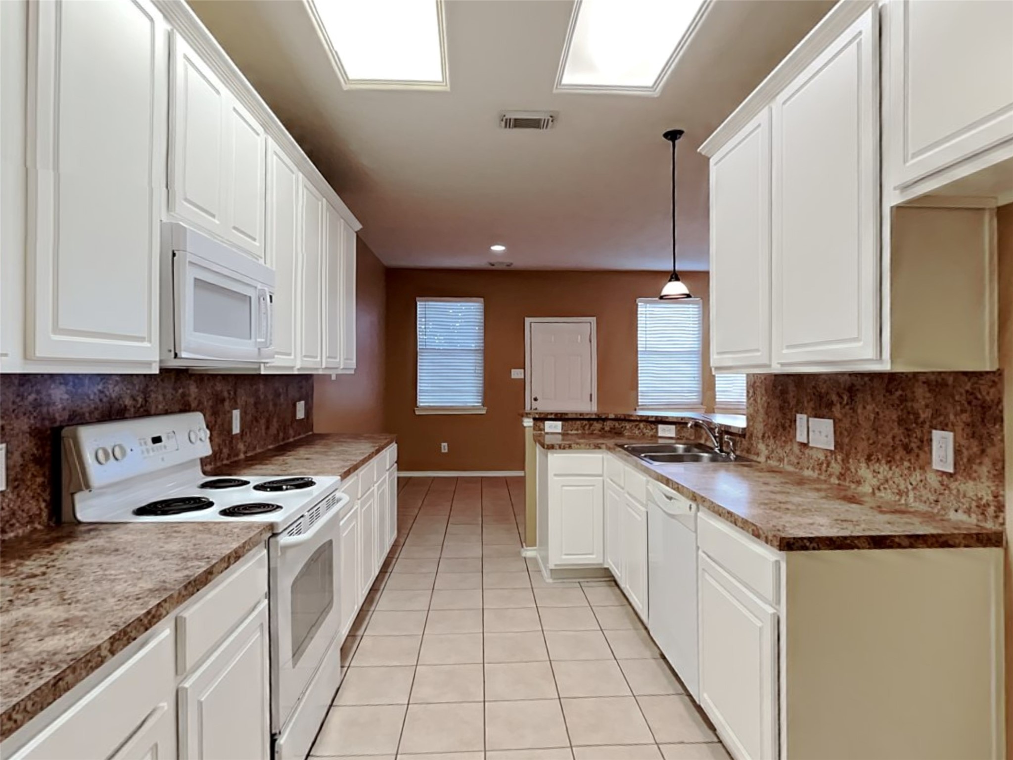 6220 Stoney Creek Drive Property Photo 5