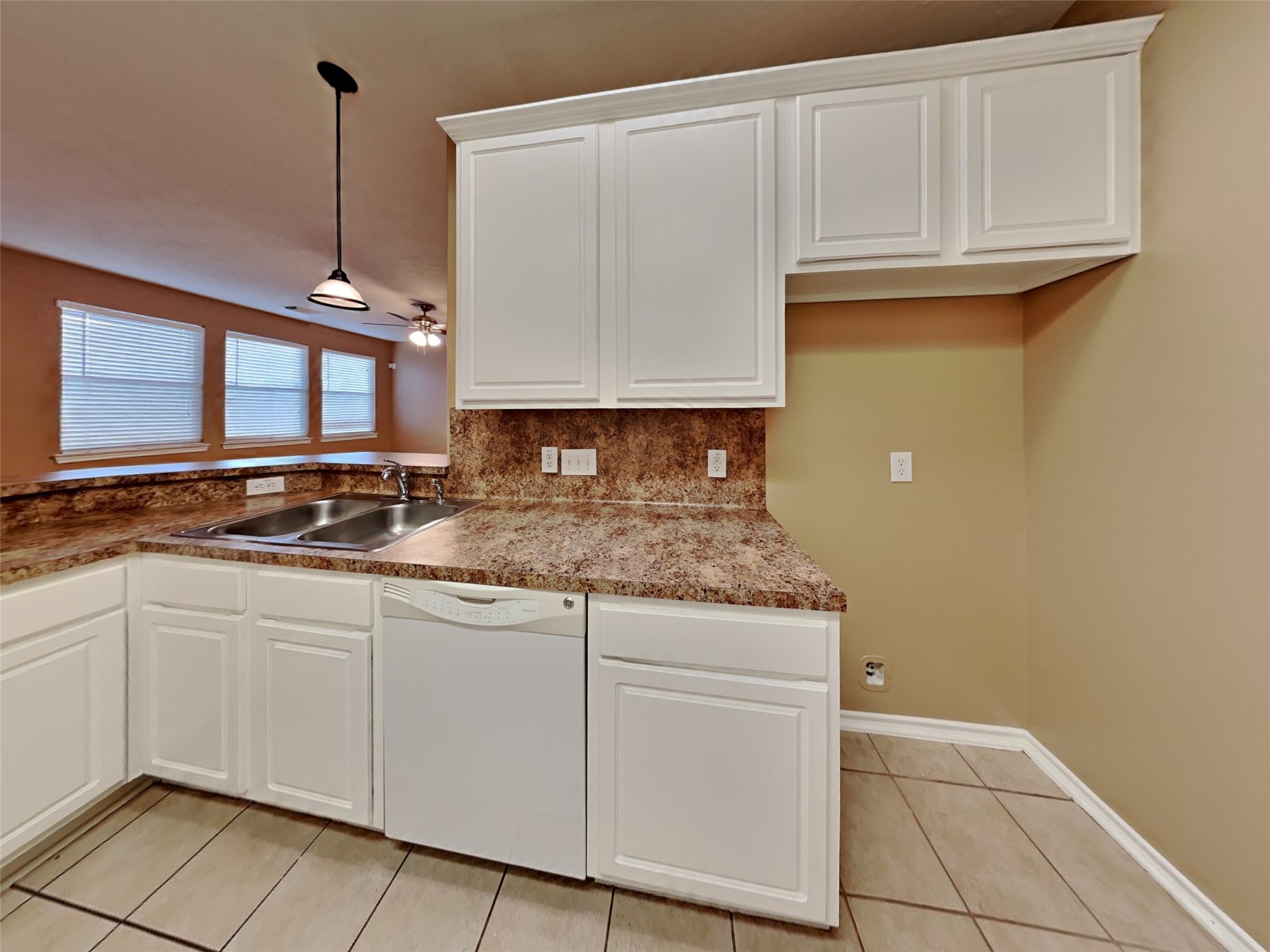 6220 Stoney Creek Drive Property Photo 6