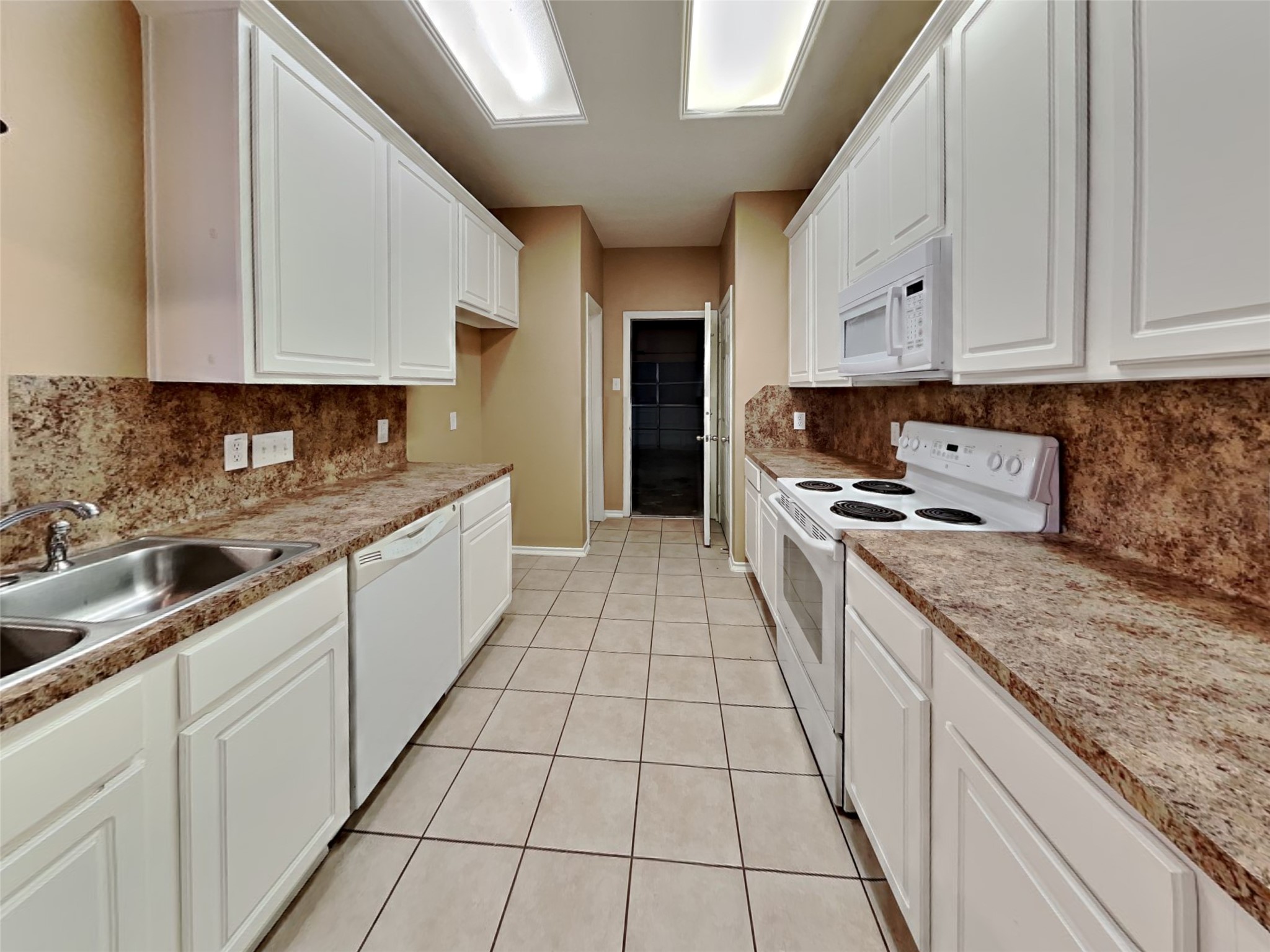 6220 Stoney Creek Drive Property Photo 7