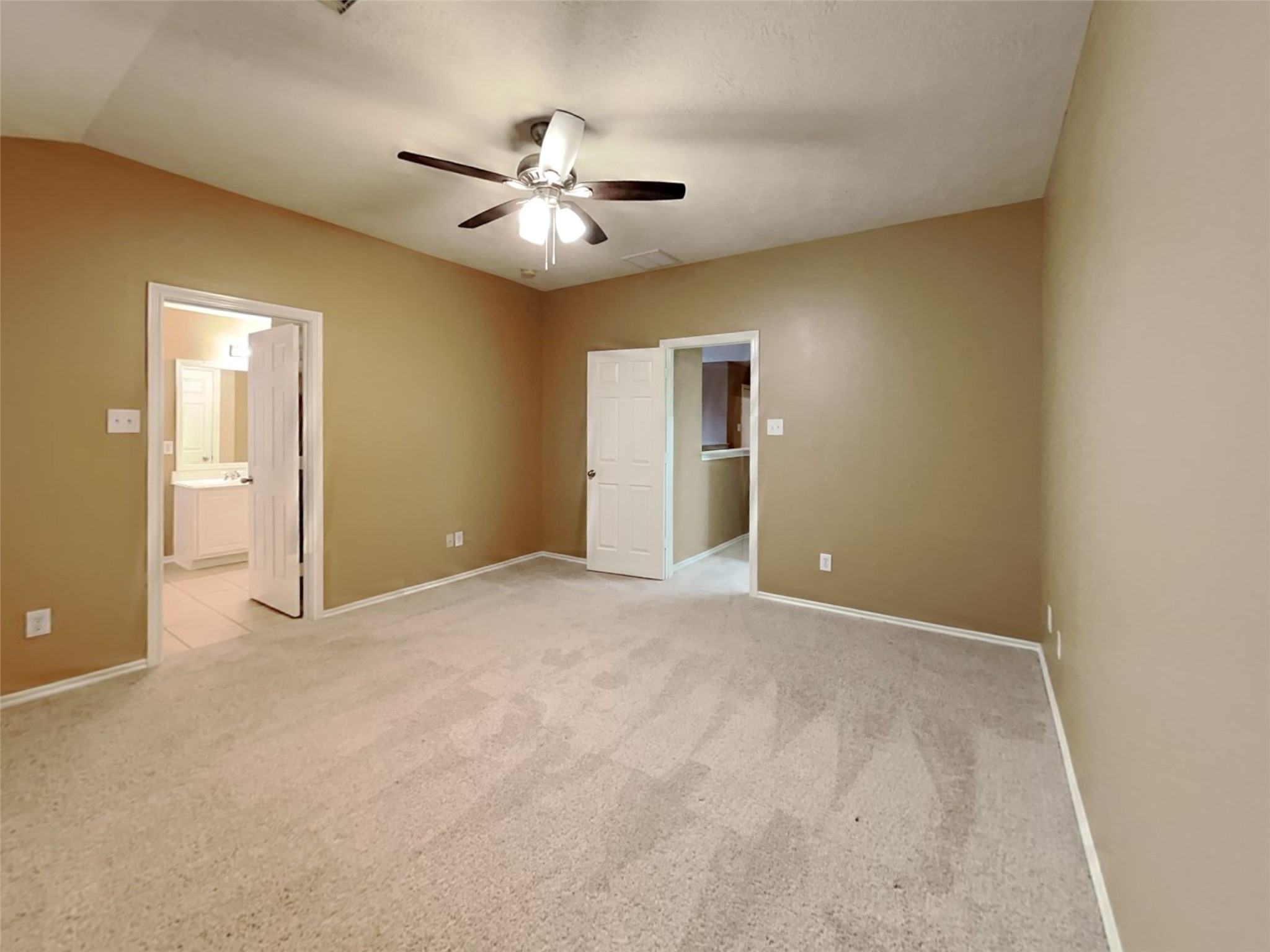 6220 Stoney Creek Drive Property Photo 8