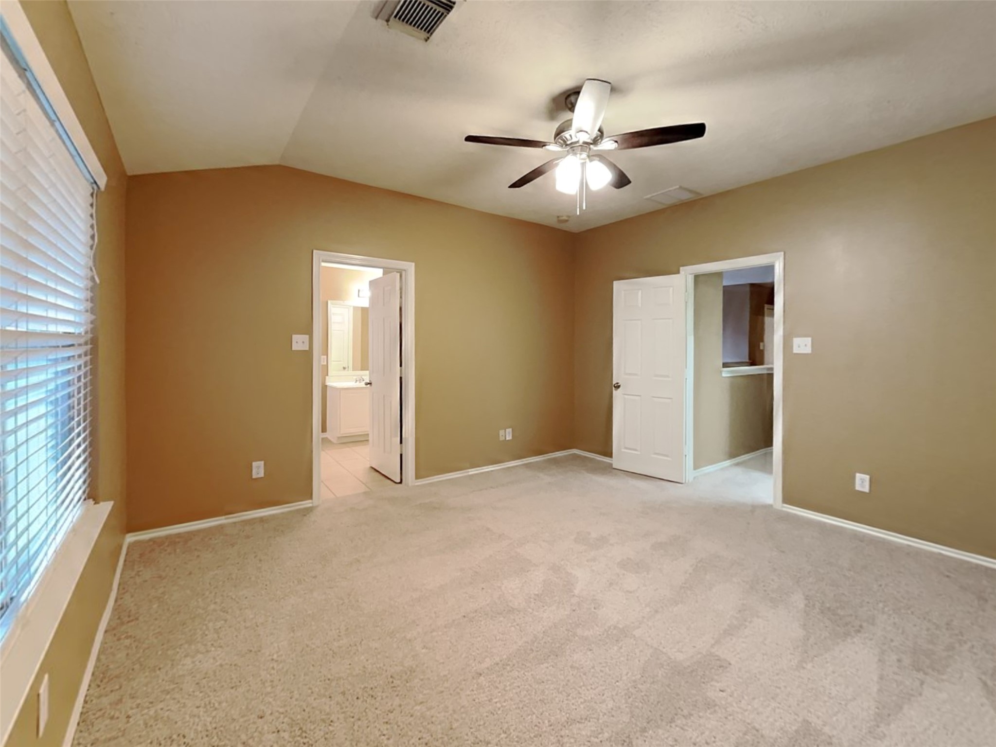 6220 Stoney Creek Drive Property Photo 9