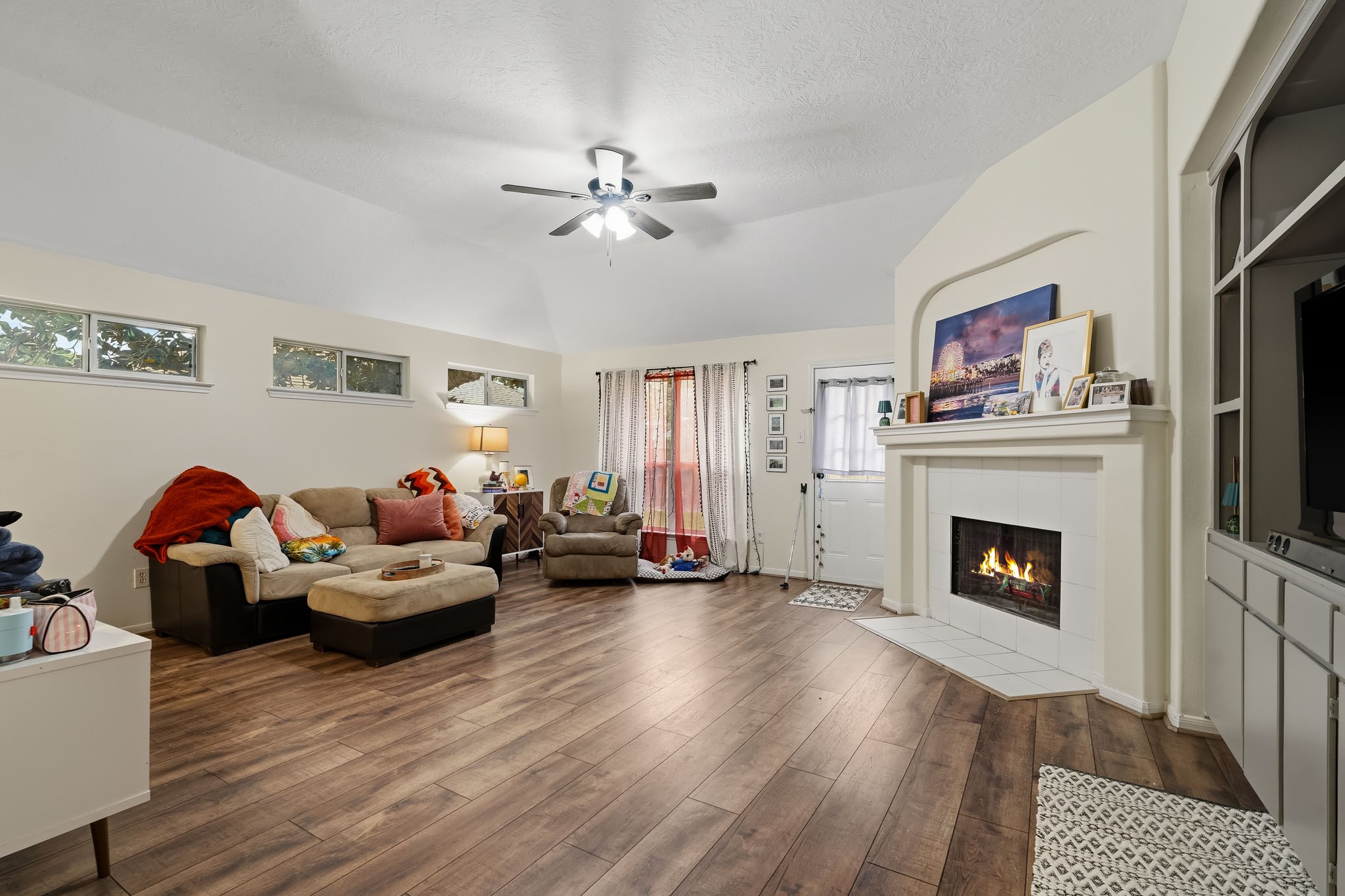 3710 S Barnett Way Property Photo 10