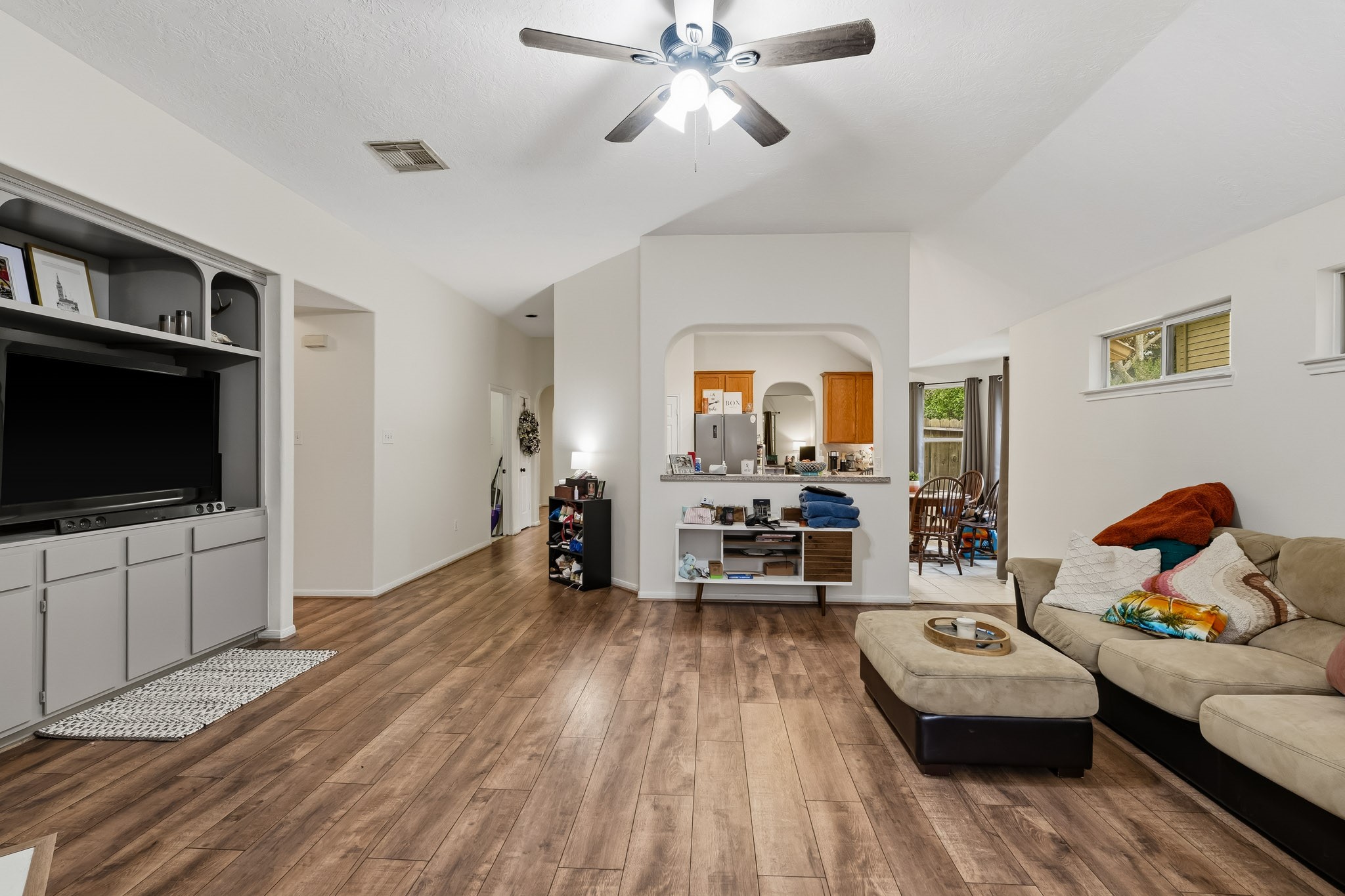 3710 S Barnett Way Property Photo 13