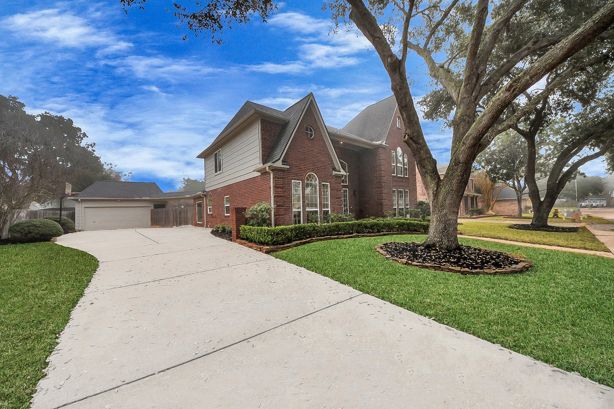 2122 Walnut Grove Lane Property Photo 3