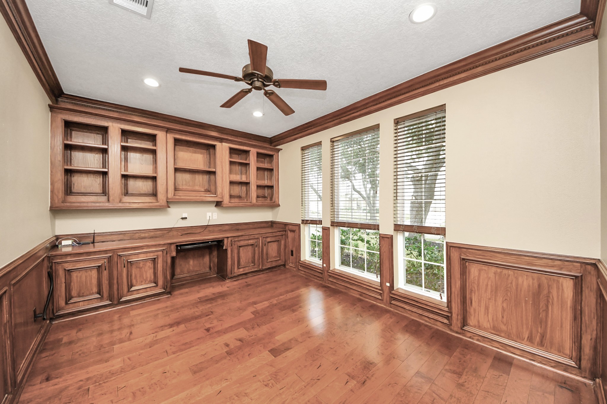 2122 Walnut Grove Lane Property Photo 7