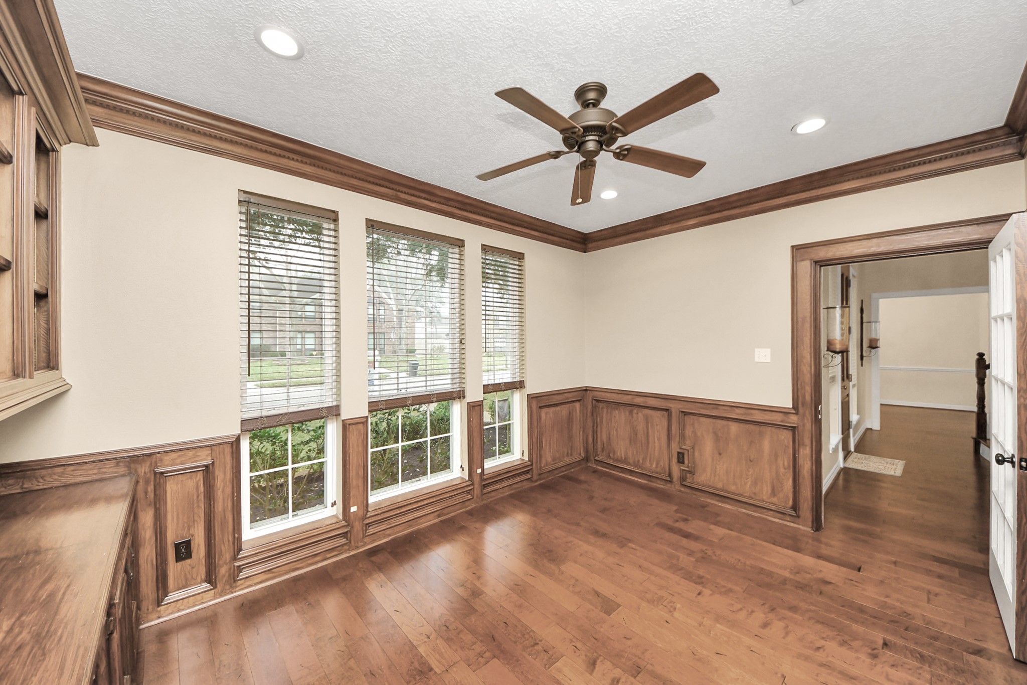 2122 Walnut Grove Lane Property Photo 8