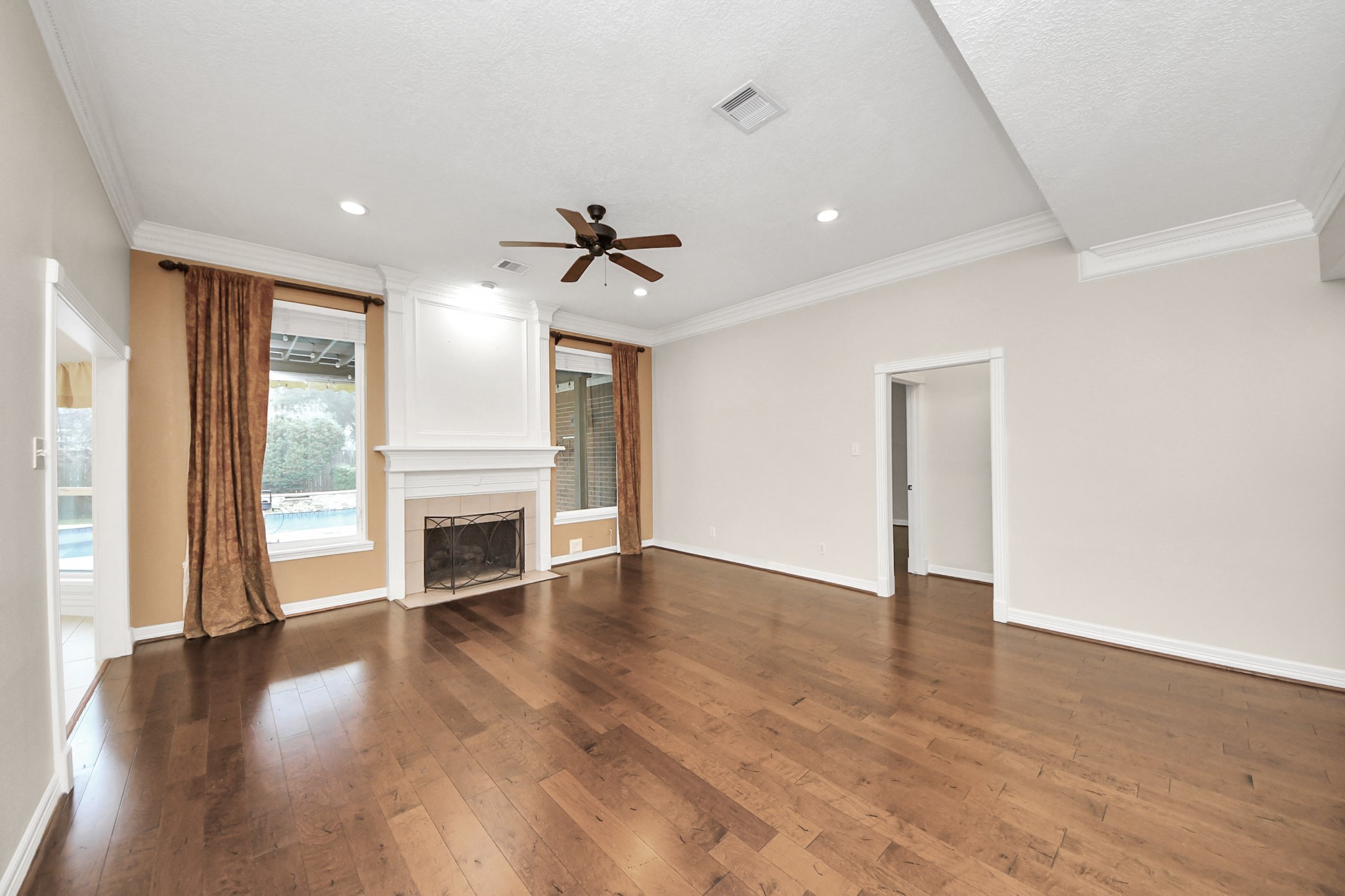 2122 Walnut Grove Lane Property Photo 9