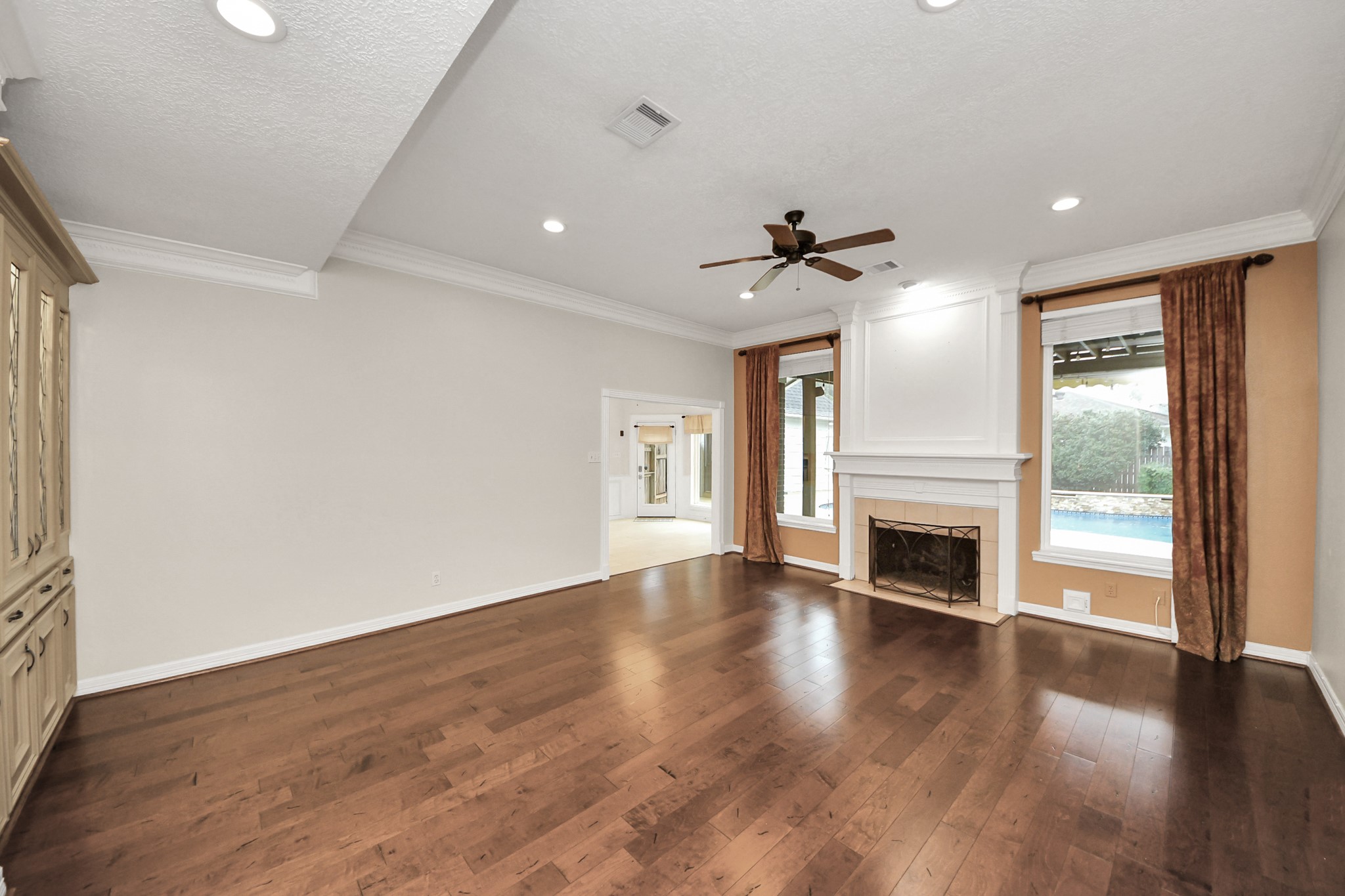 2122 Walnut Grove Lane Property Photo 10