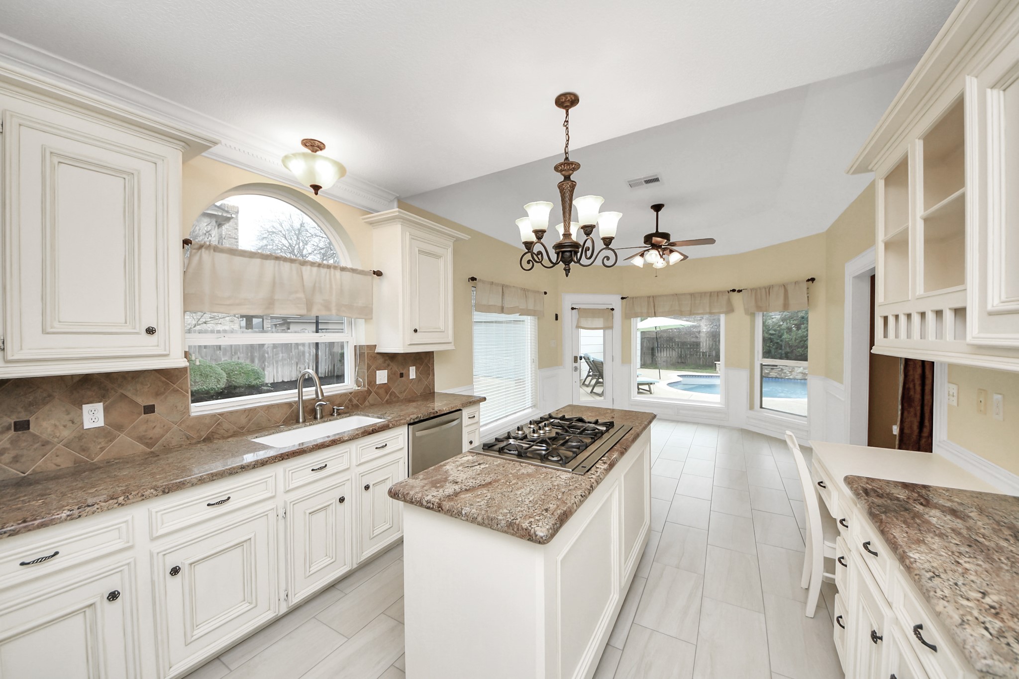 2122 Walnut Grove Lane Property Photo 18