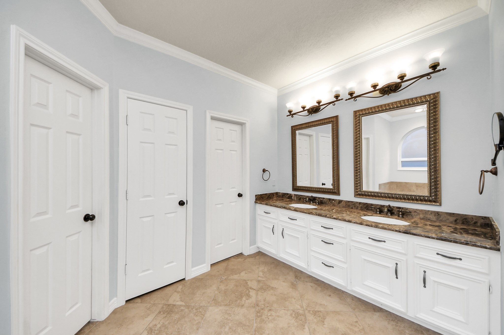 2122 Walnut Grove Lane Property Photo 24