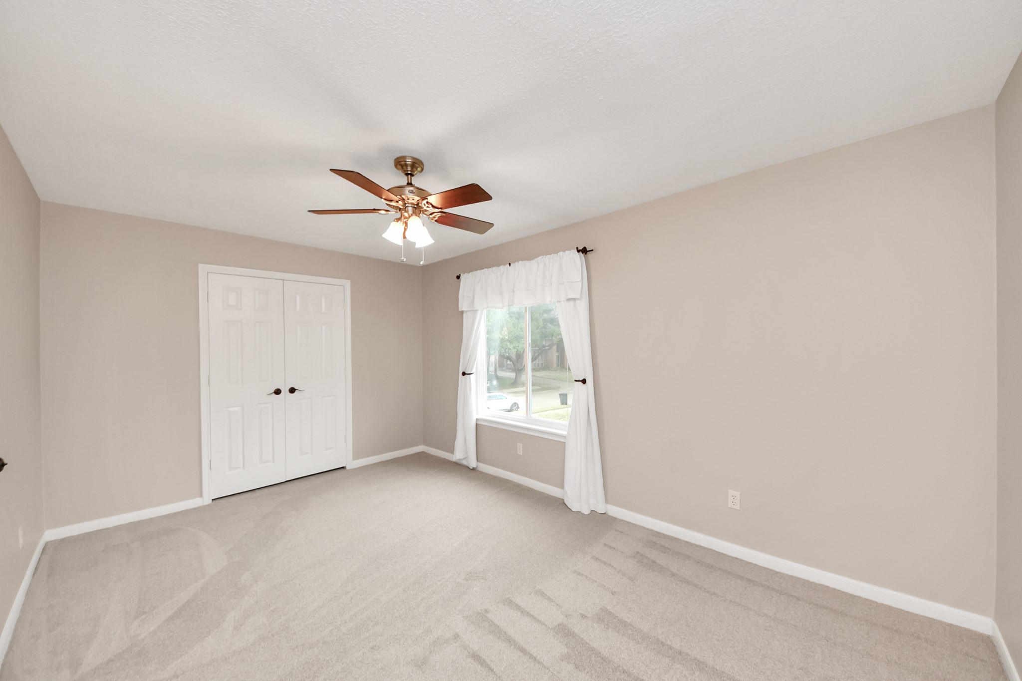 2122 Walnut Grove Lane Property Photo 30