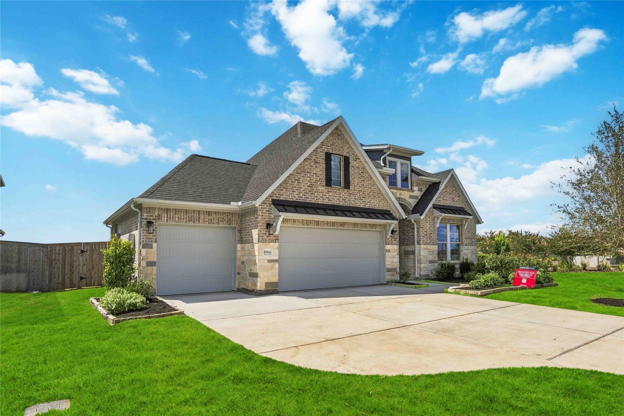 6902 Ivory Sedge Trail Property Photo 2