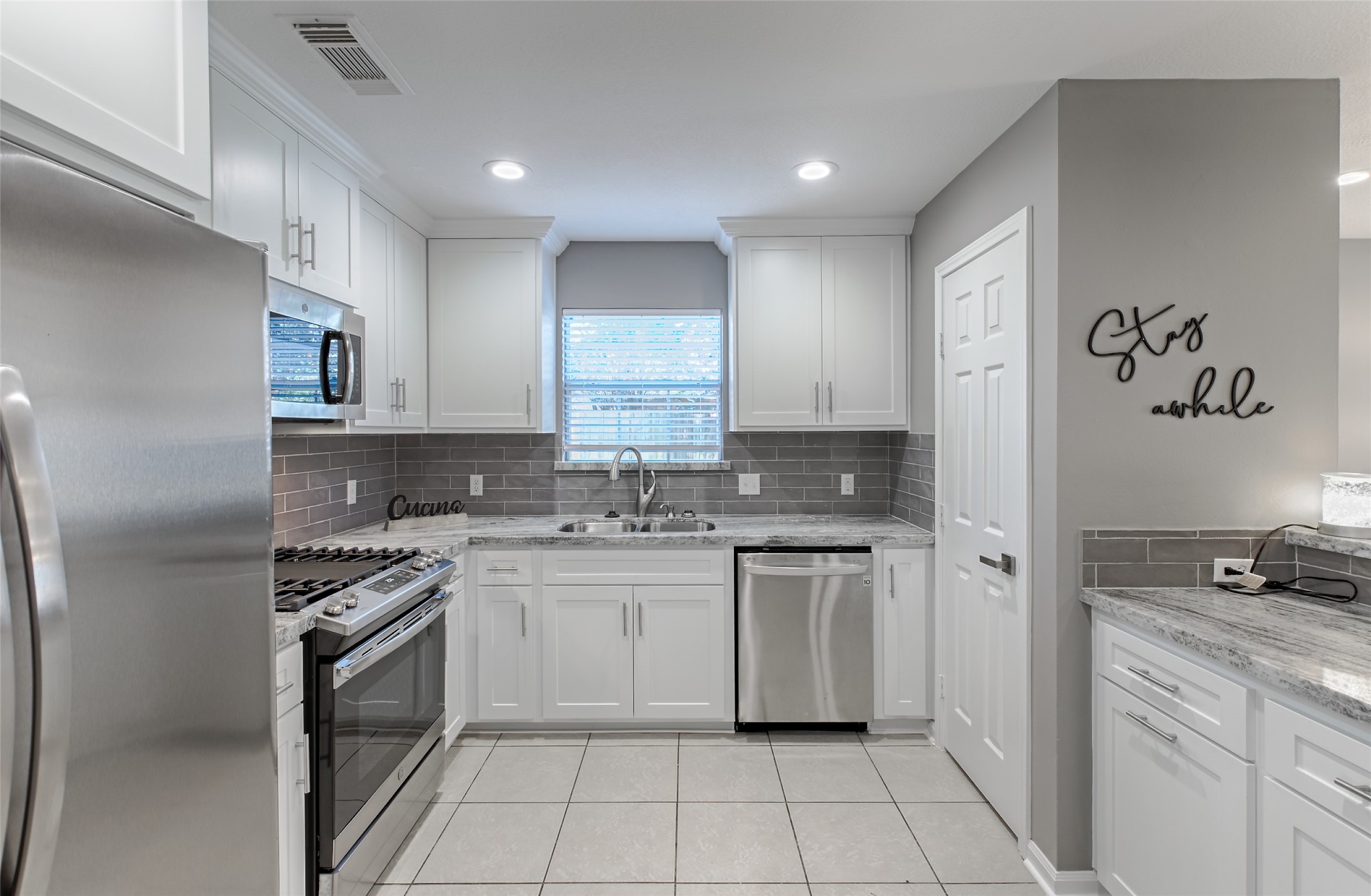 3607 Hampstead Court Property Photo 10