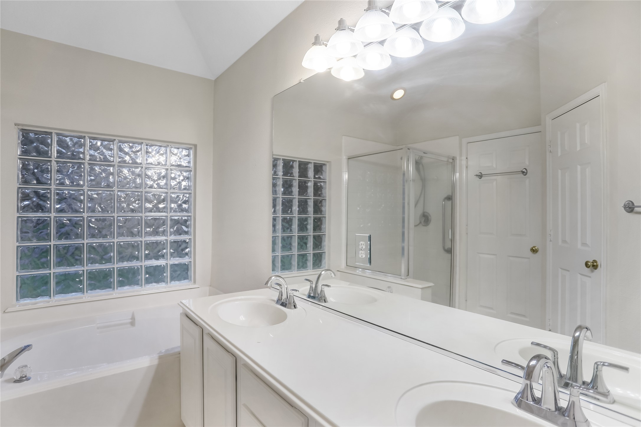 1343 Summer Terrace Drive Property Photo 19