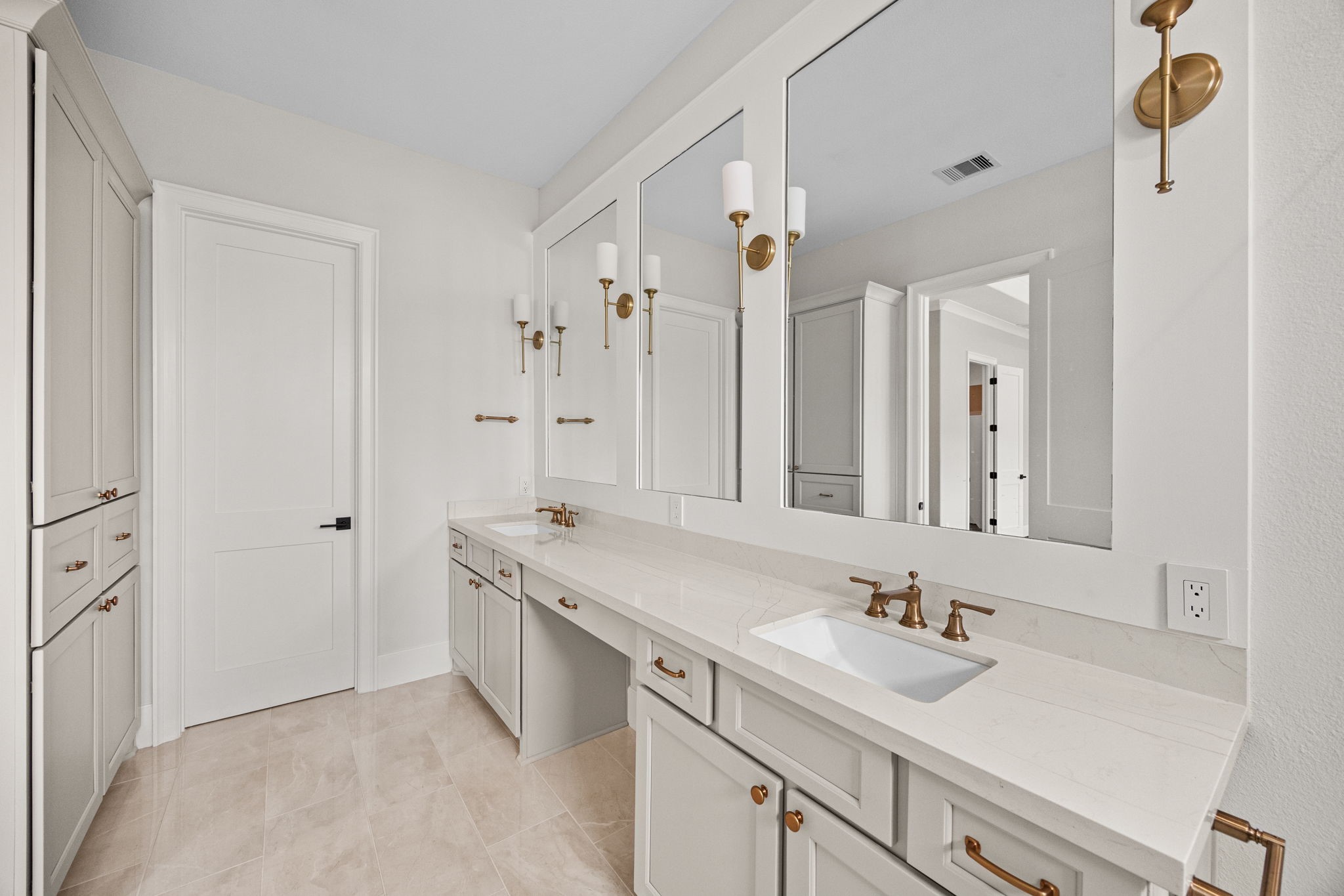 14008 Memorial Reserve Place Property Photo 14