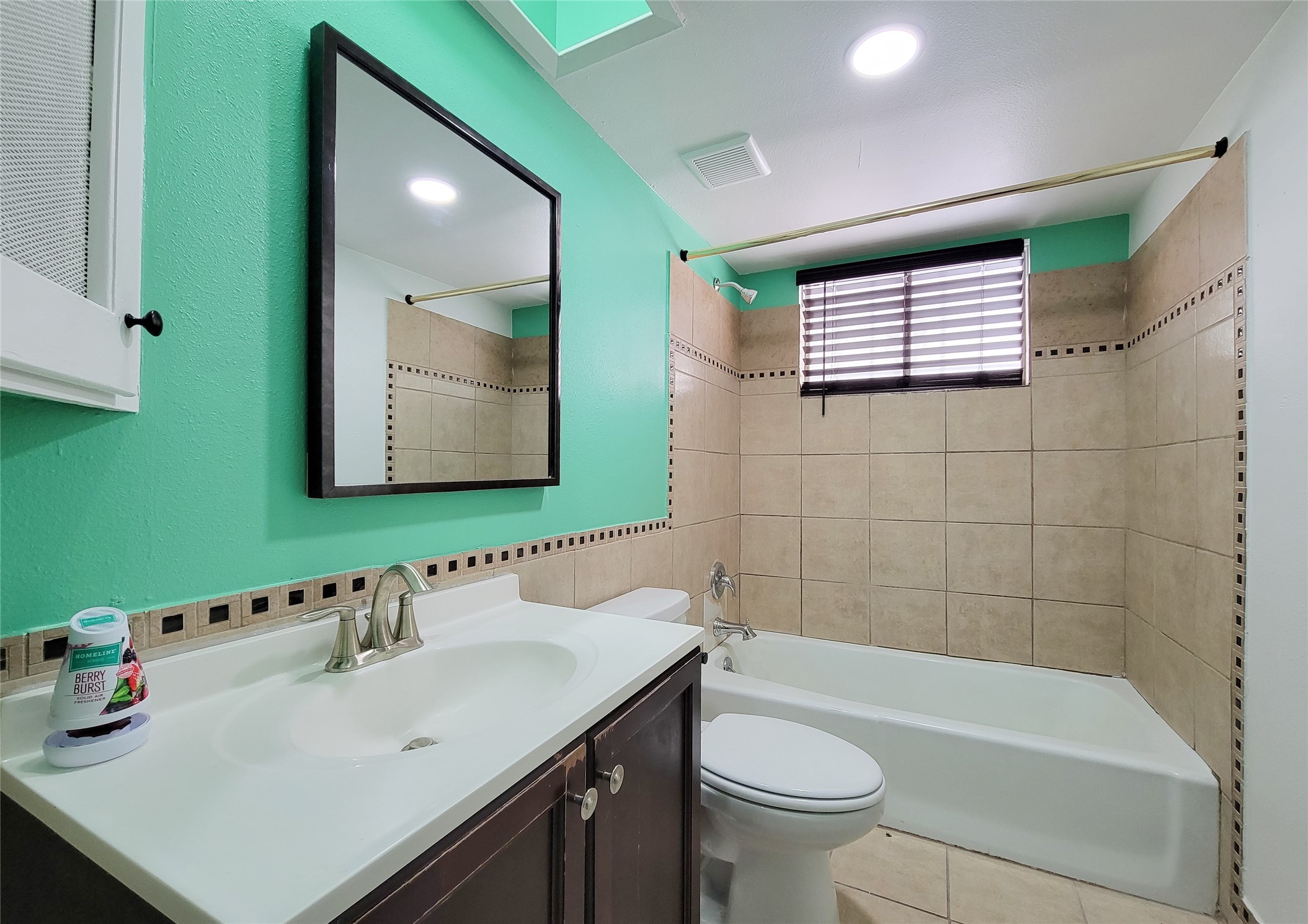 10614 Bainbridge Street Property Photo 17