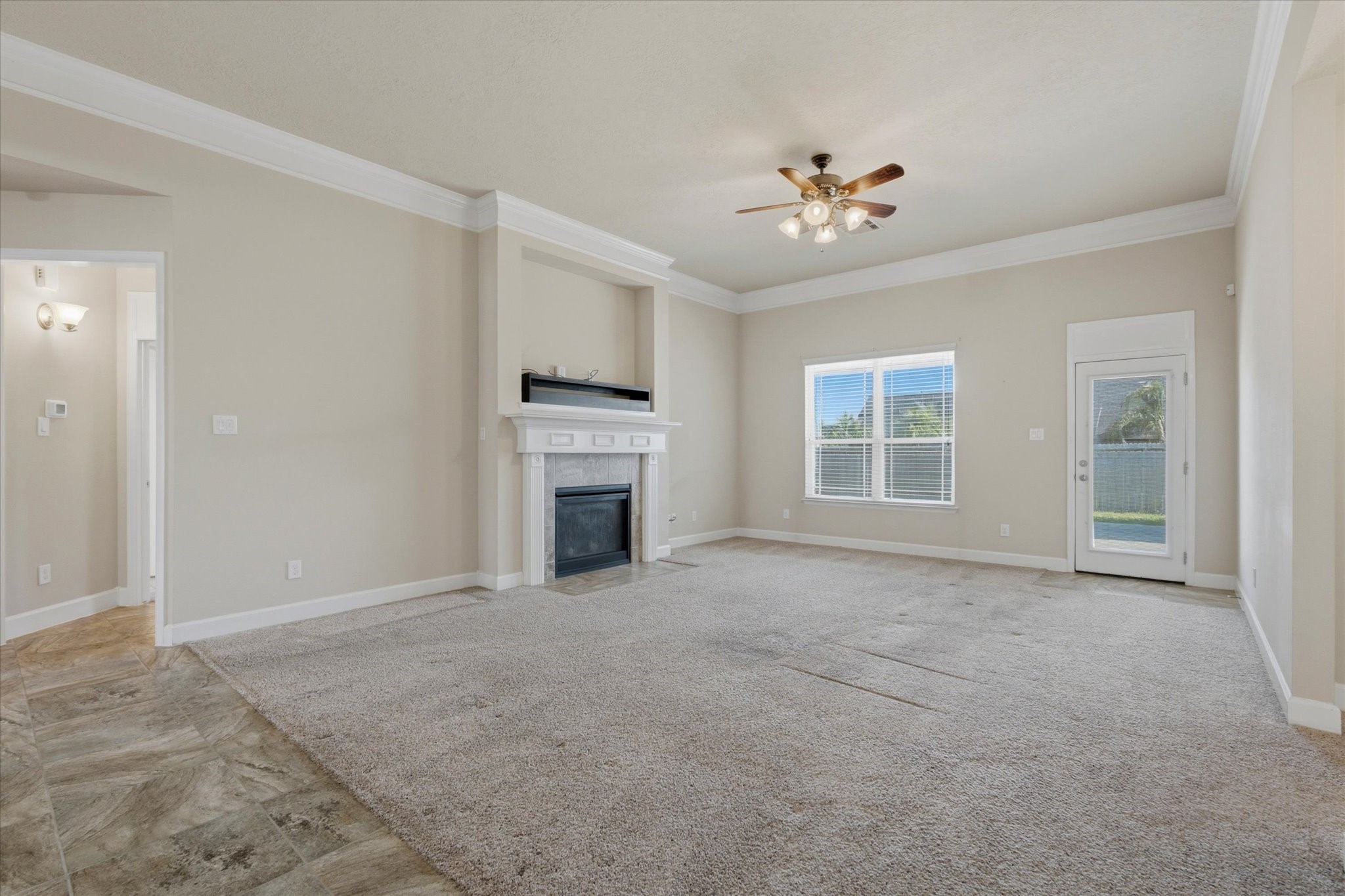 13930 Hawthorne Circle Property Photo 4