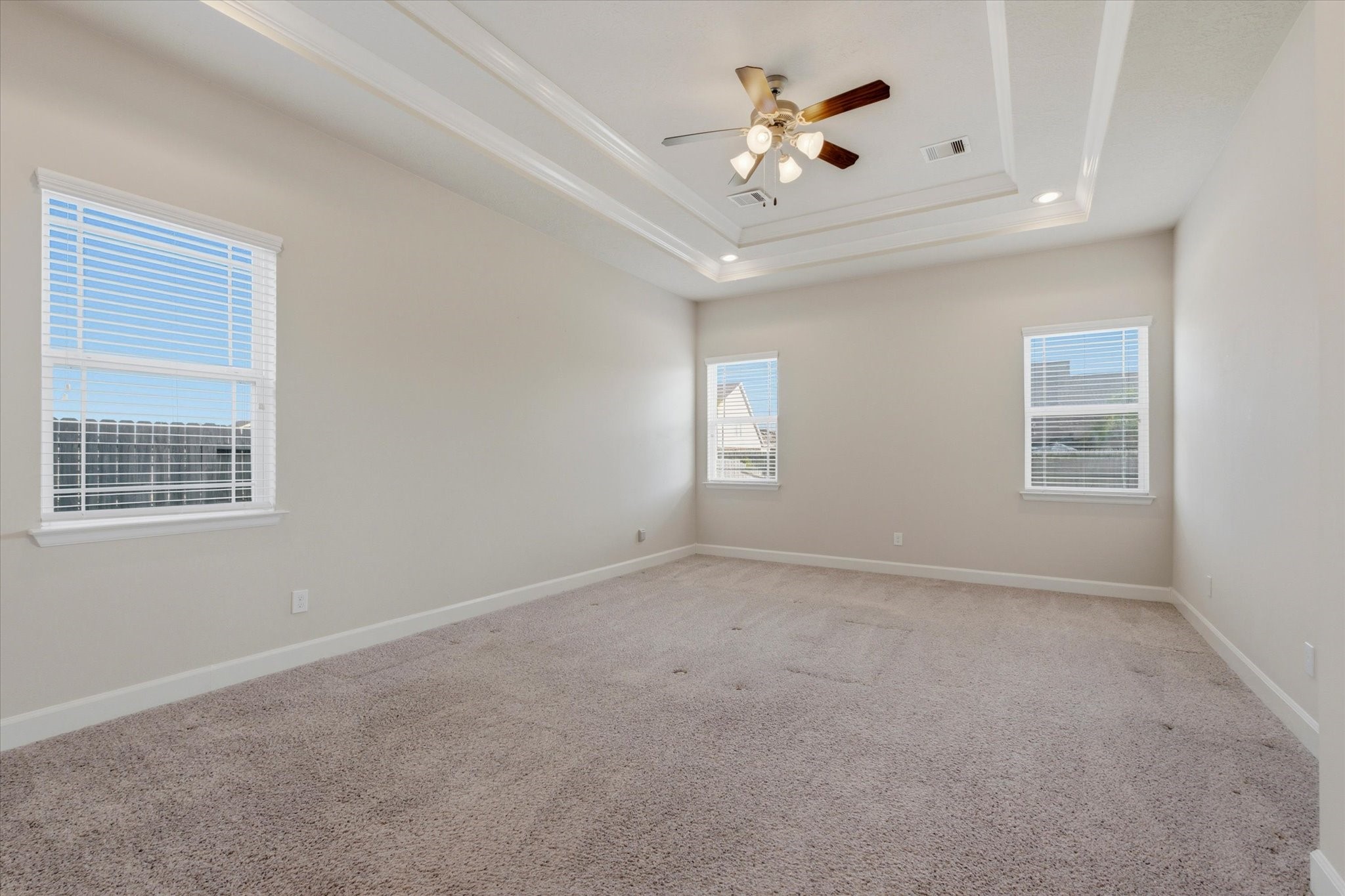 13930 Hawthorne Circle Property Photo 7