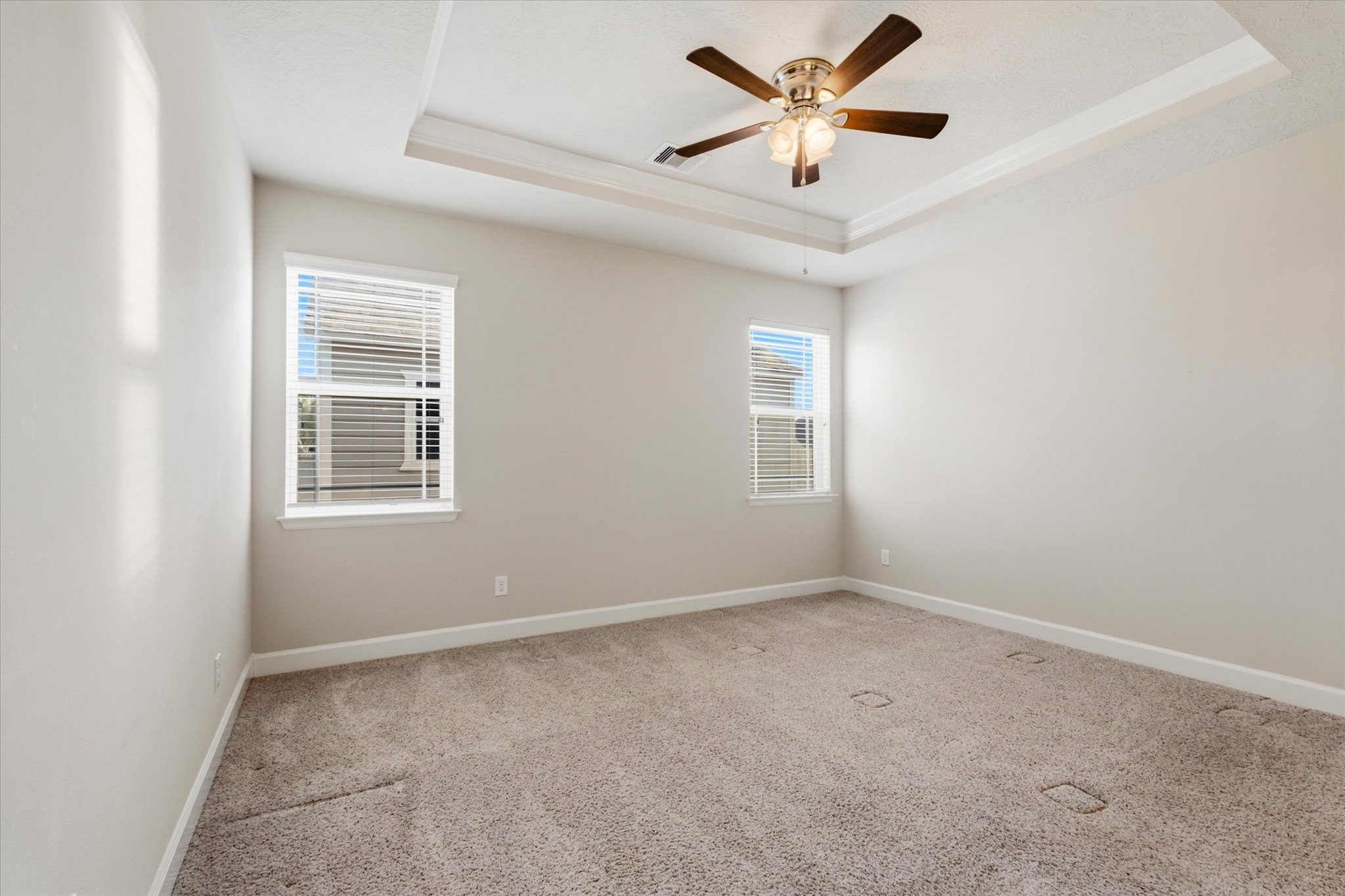 13930 Hawthorne Circle Property Photo 10