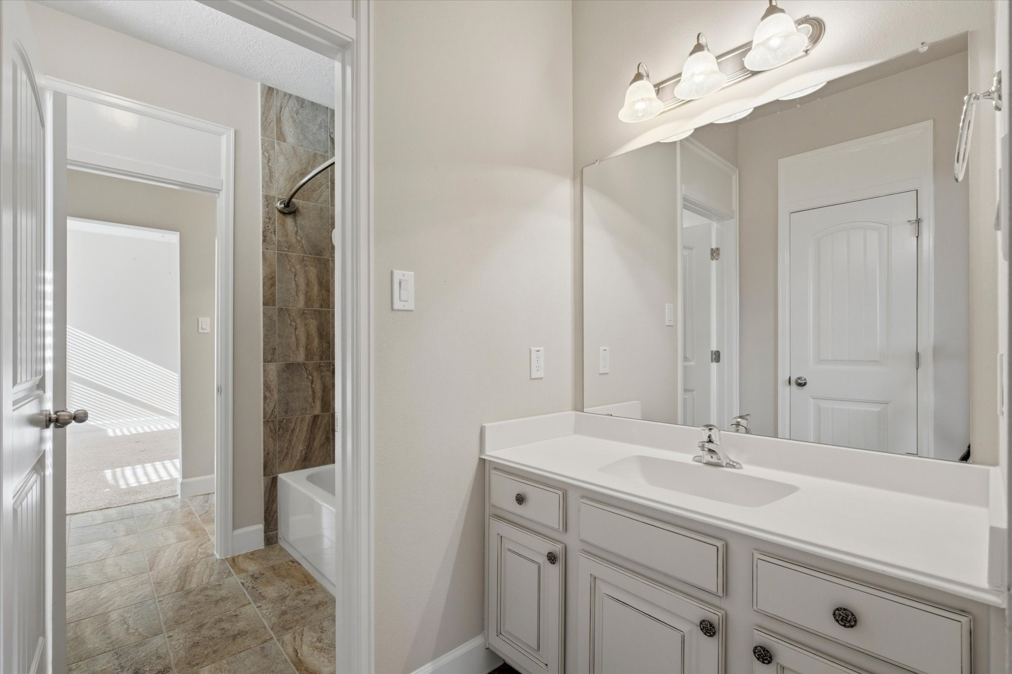 13930 Hawthorne Circle Property Photo 11