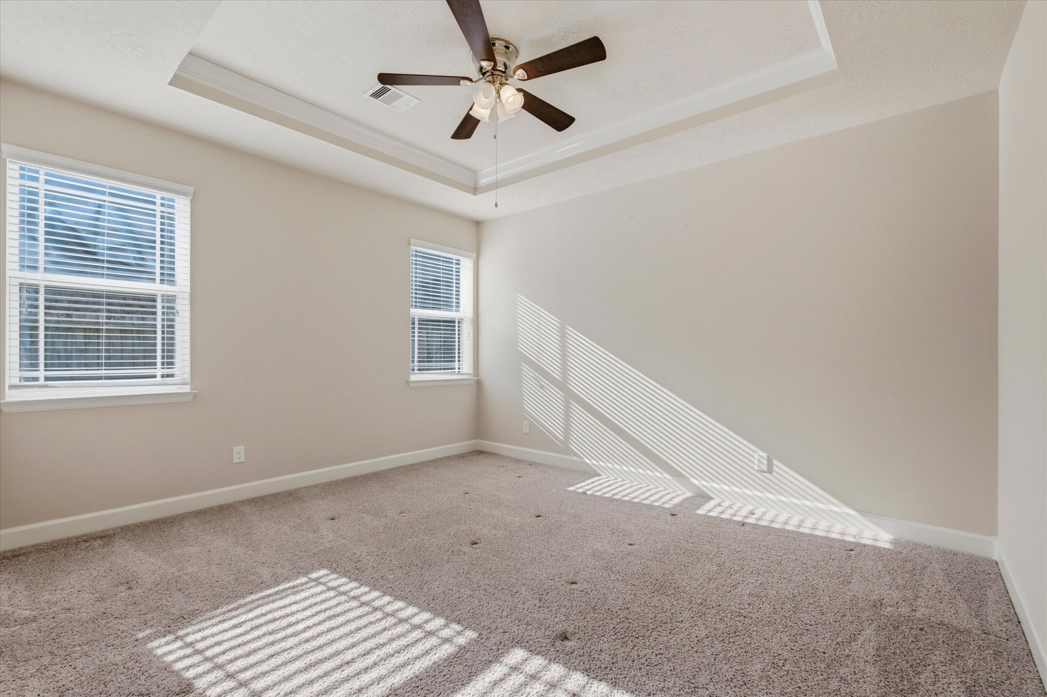 13930 Hawthorne Circle Property Photo 12