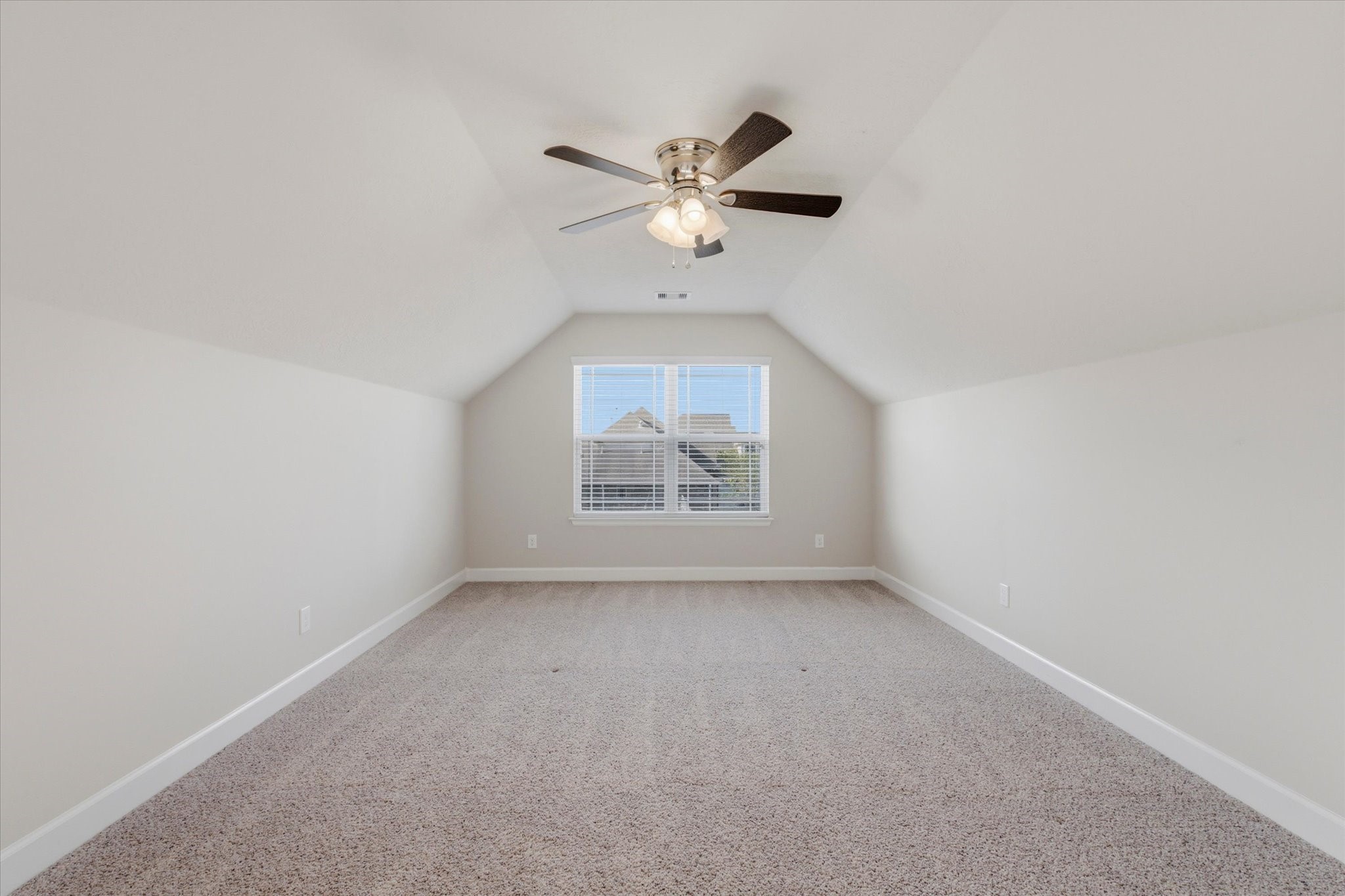 13930 Hawthorne Circle Property Photo 14