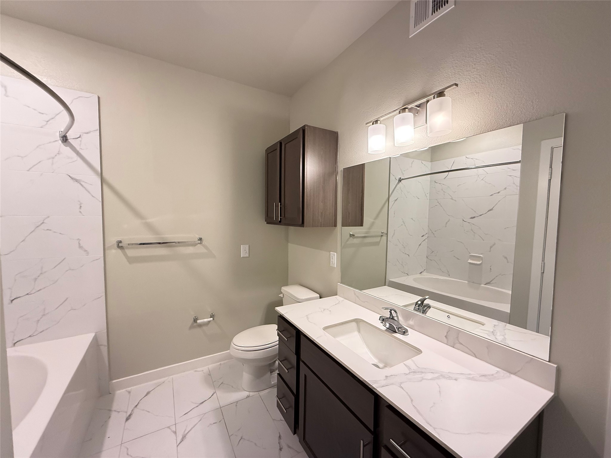 2102 Antoine Drive 3313 Property Photo 8