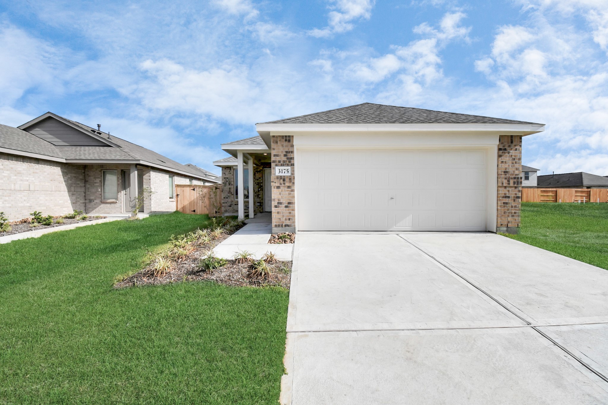 1615 Windrose Bend Property Photo 1