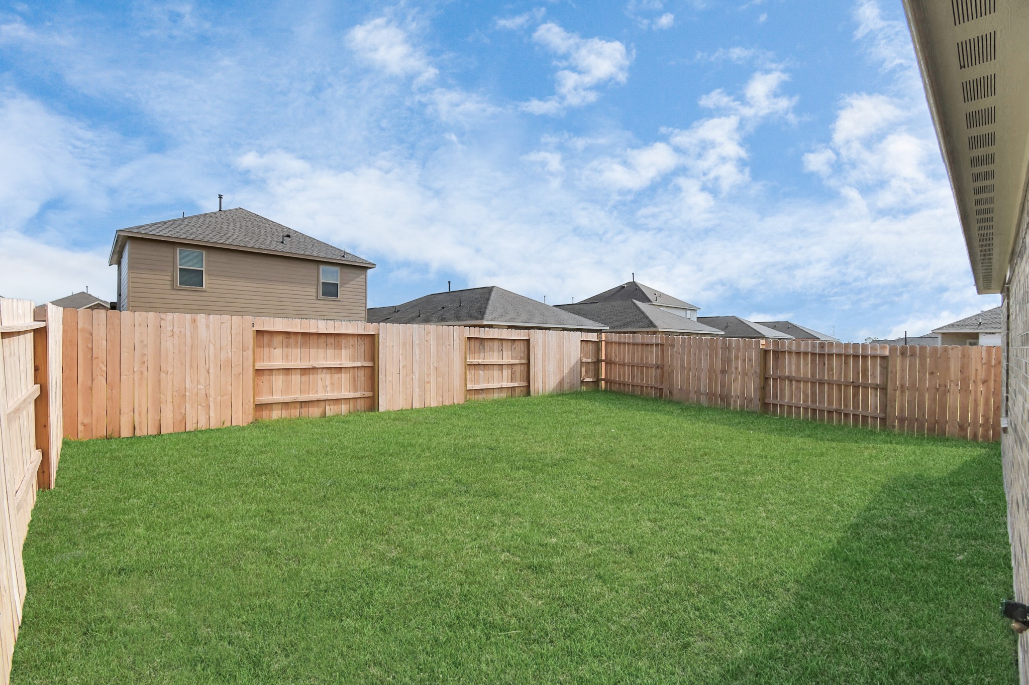 1615 Windrose Bend Property Photo 32