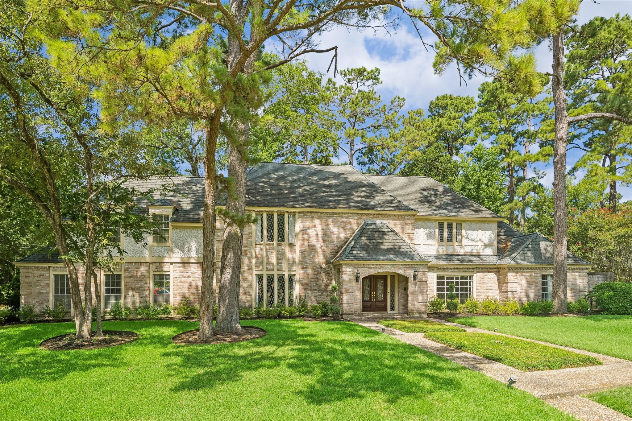 16027 Champion Drive Property Photo