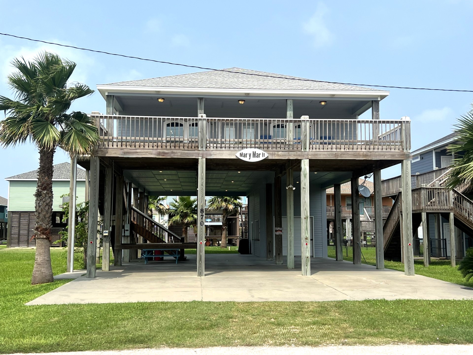 870 Gulfview Drive Property Photo 1