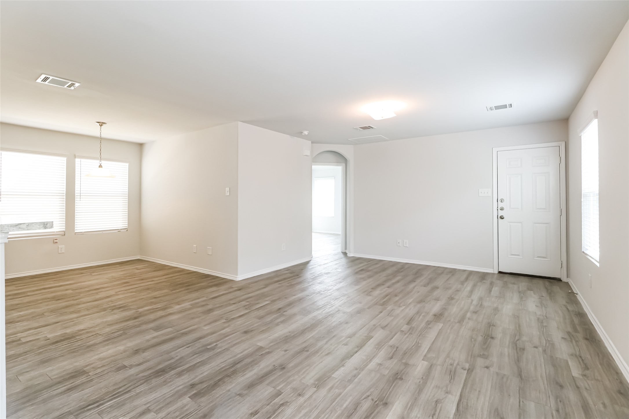 520 Meadow Park Lane Property Photo 6