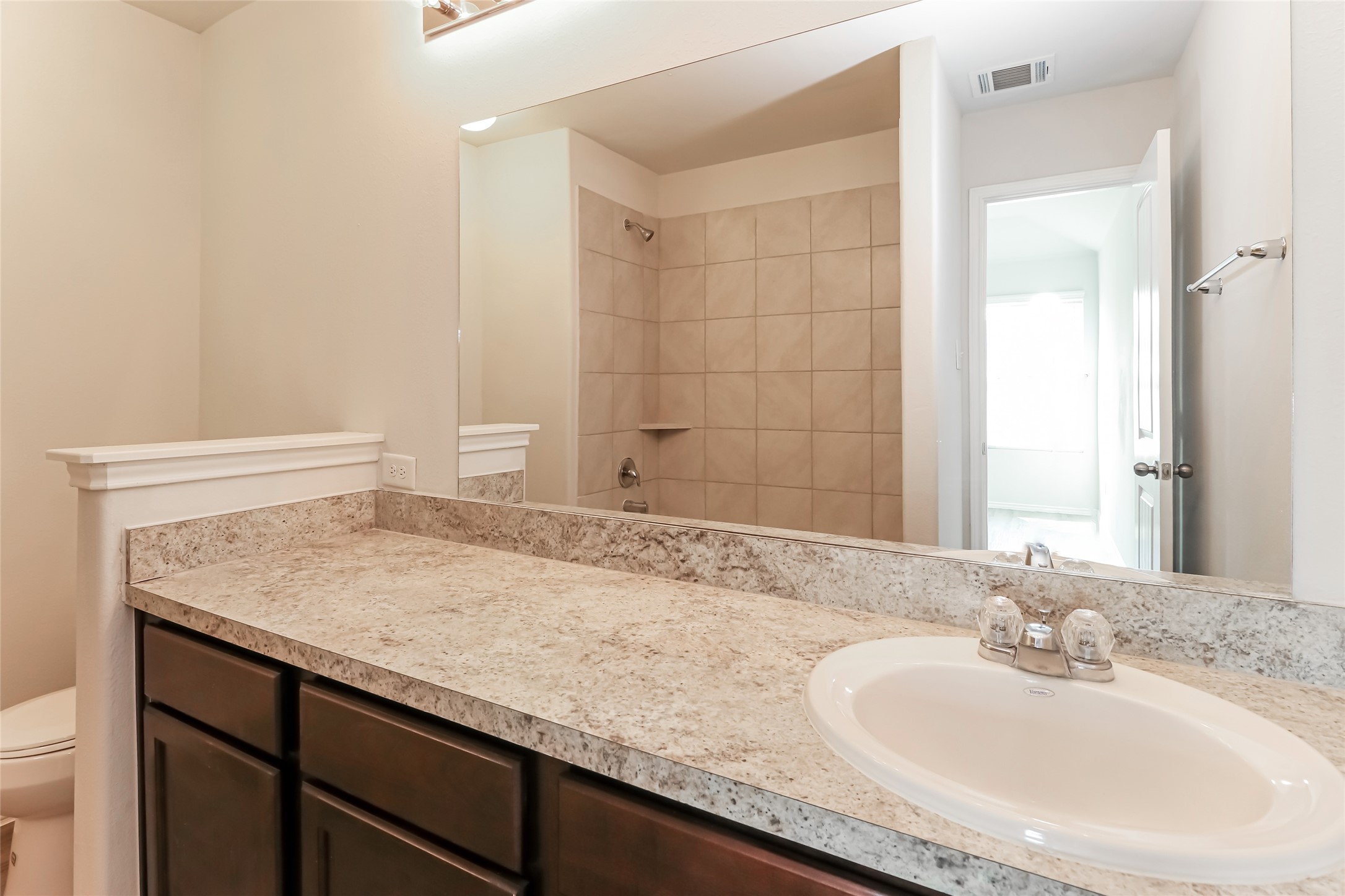 520 Meadow Park Lane Property Photo 8