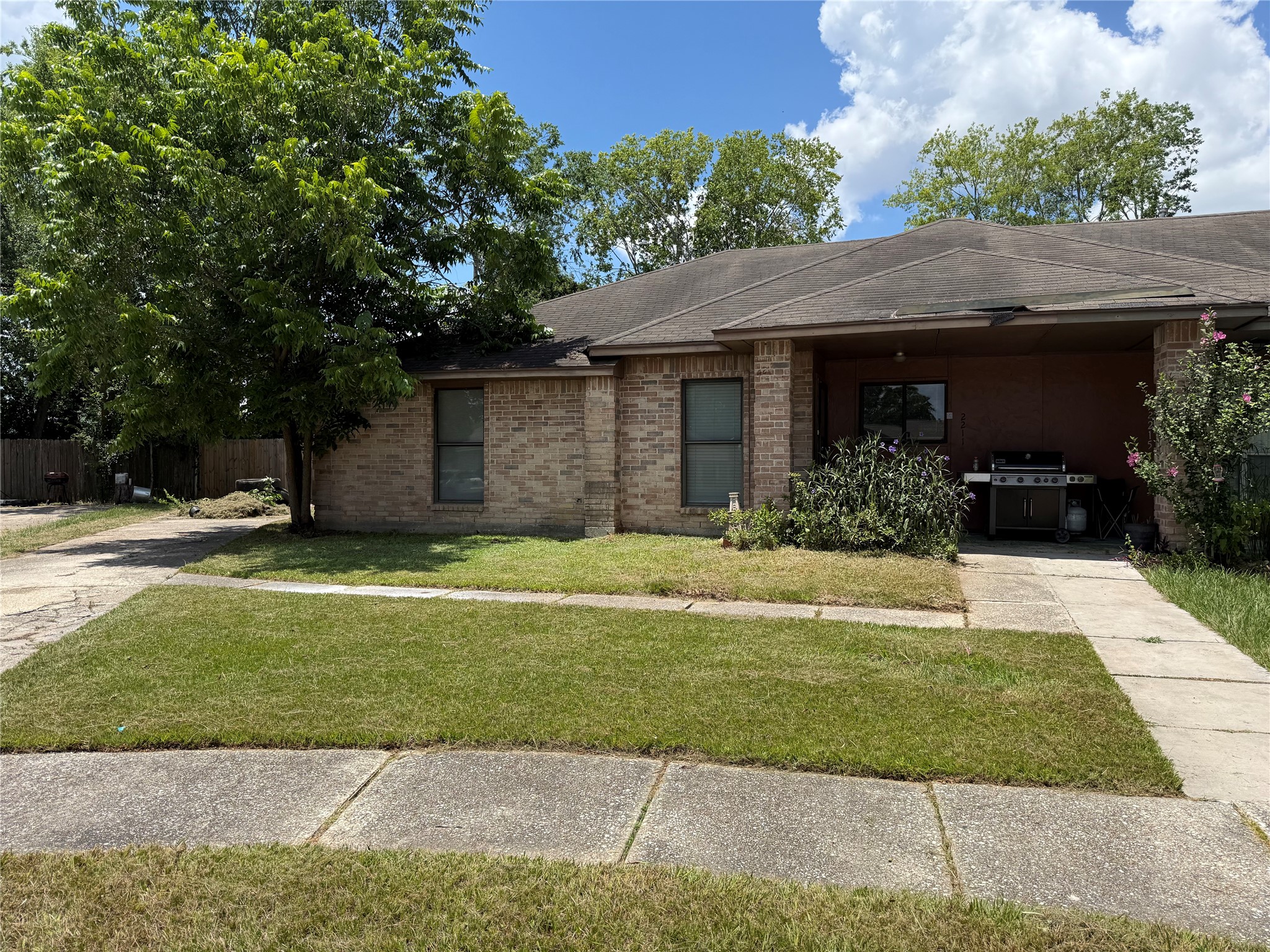 2211 Spring Dusk Lane Property Photo 1