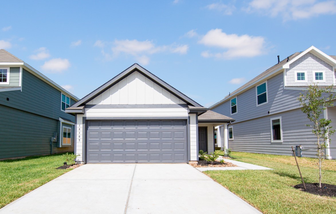 14107 Balcones Fault Court Property Photo 2