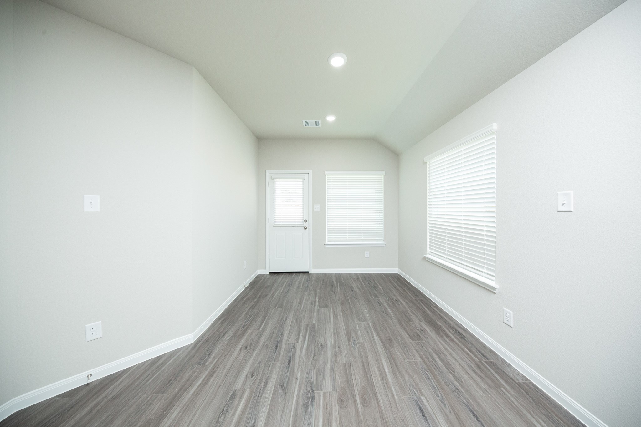 14107 Balcones Fault Court Property Photo 6