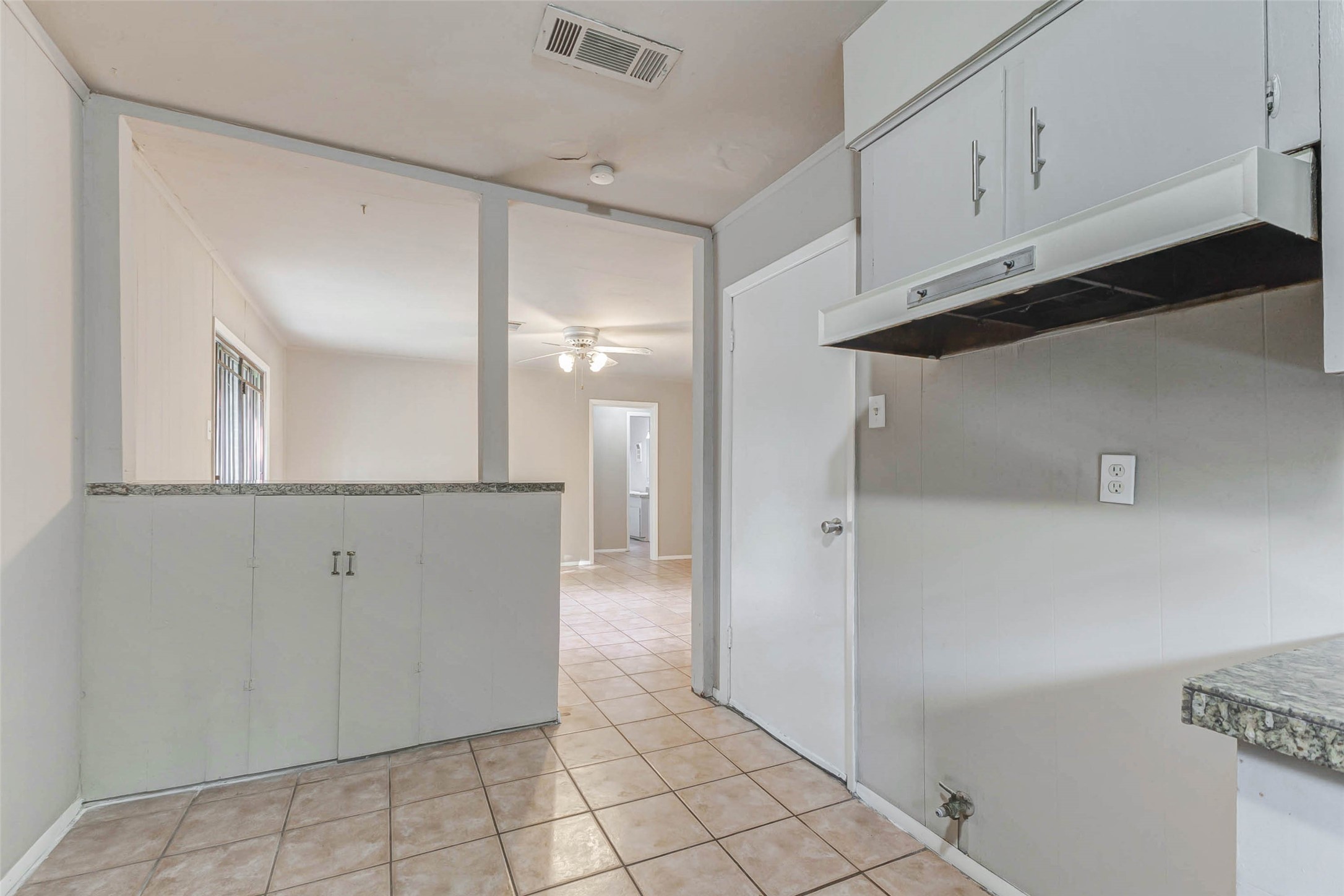 7302 England Street Property Photo 11