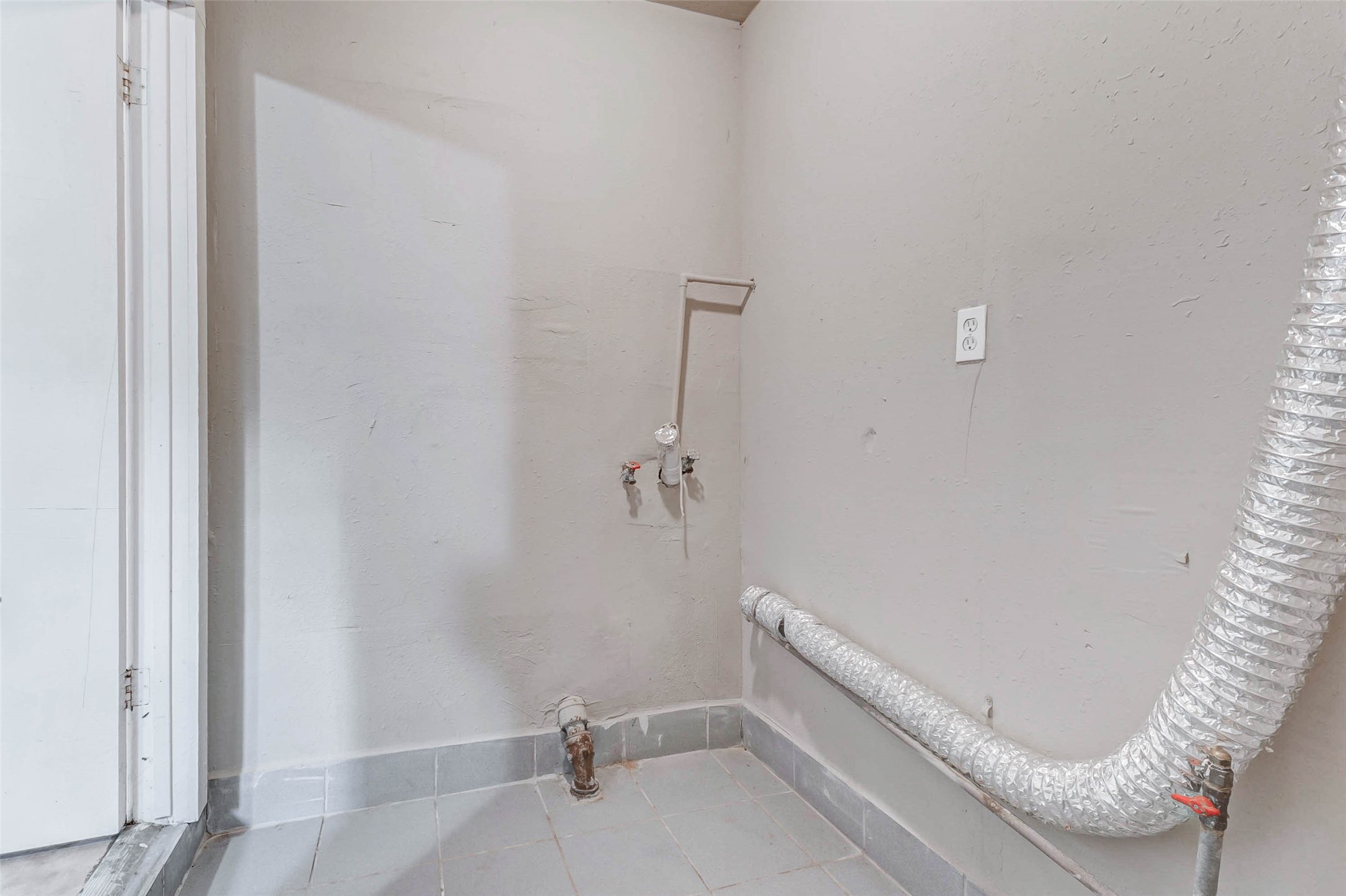 7302 England Street Property Photo 15