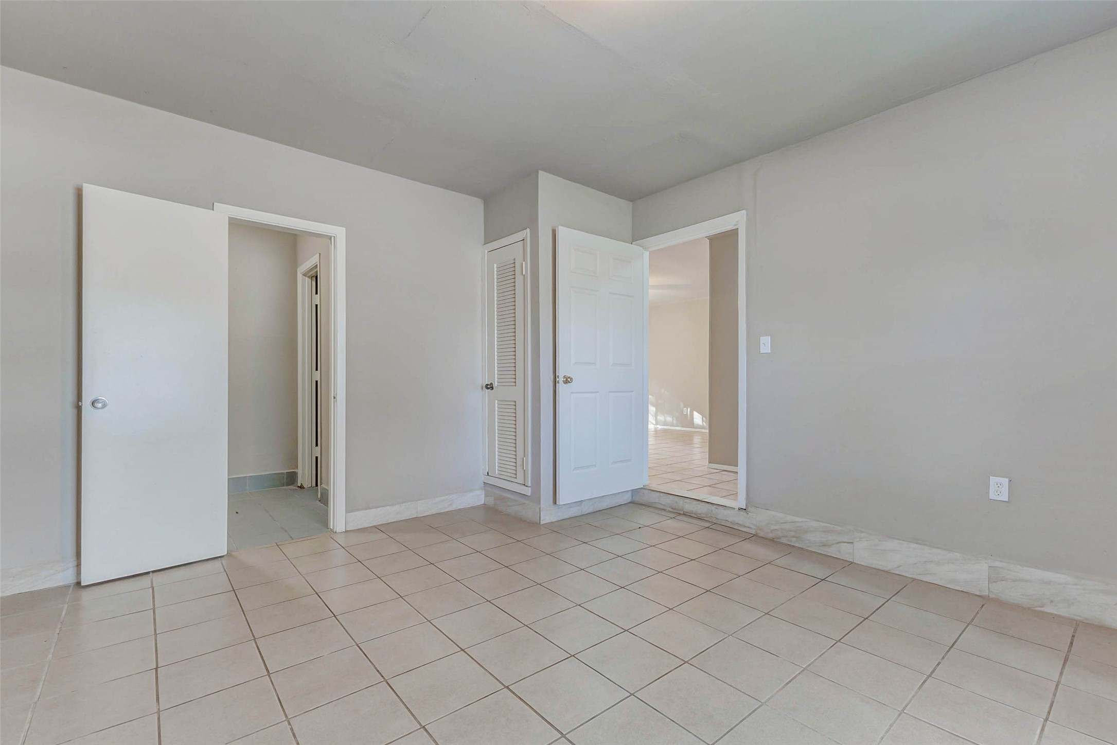 7302 England Street Property Photo 18