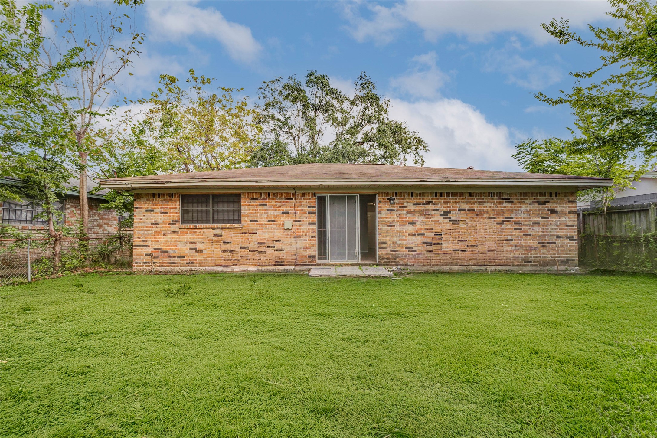 7302 England Street Property Photo 25