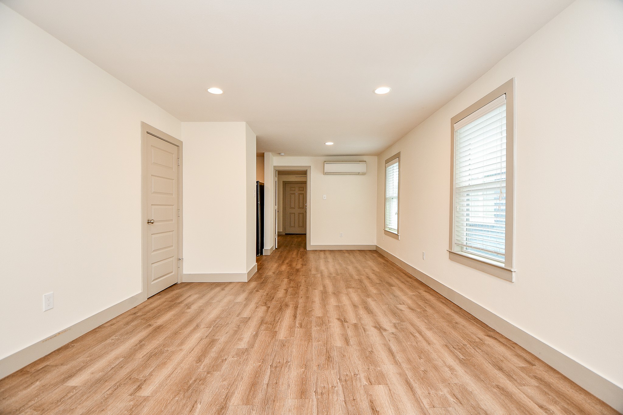 1009 Enid Street 3 Property Photo 6