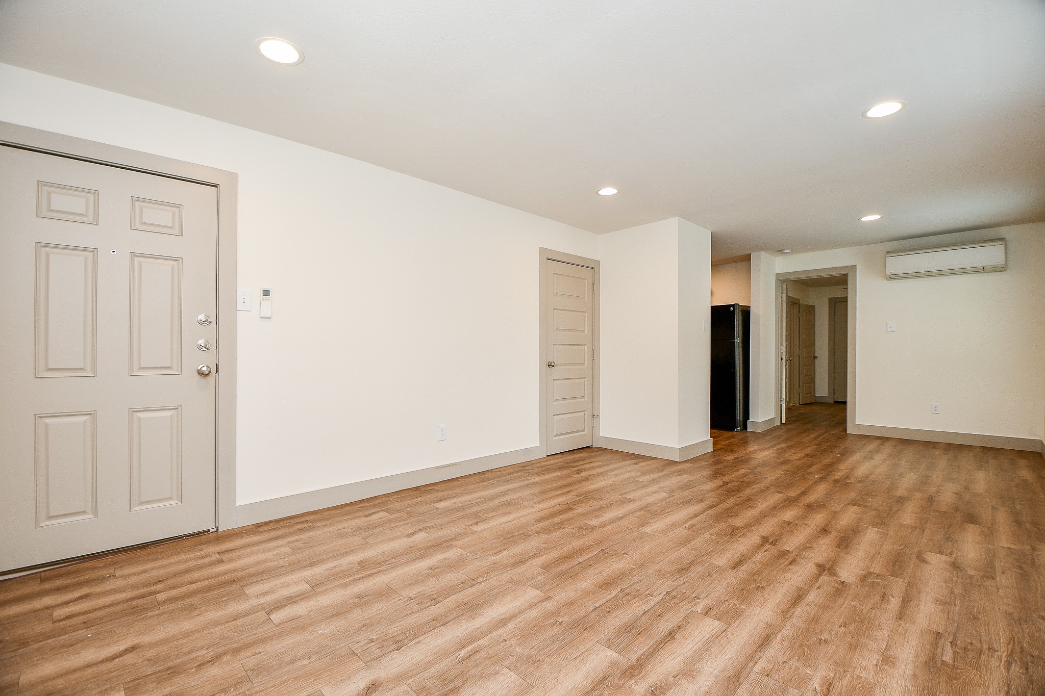 1009 Enid Street 3 Property Photo 8