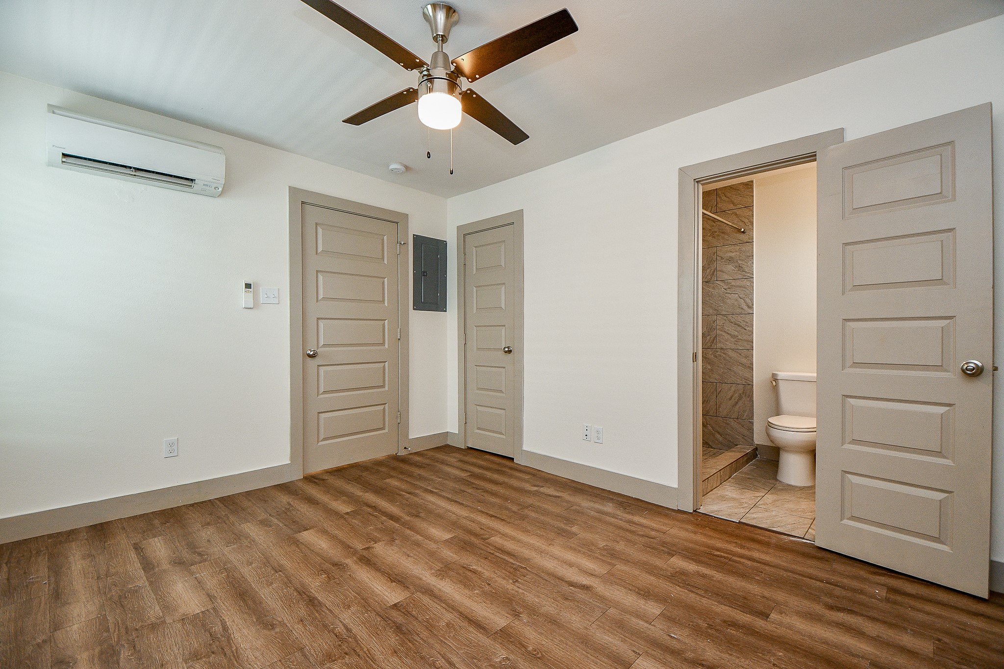 1009 Enid Street 3 Property Photo 17