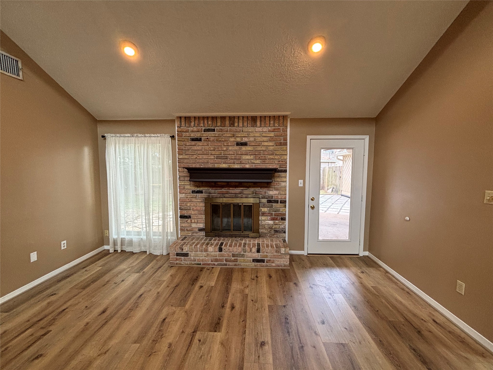 15702 Oxenford Drive Property Photo 9