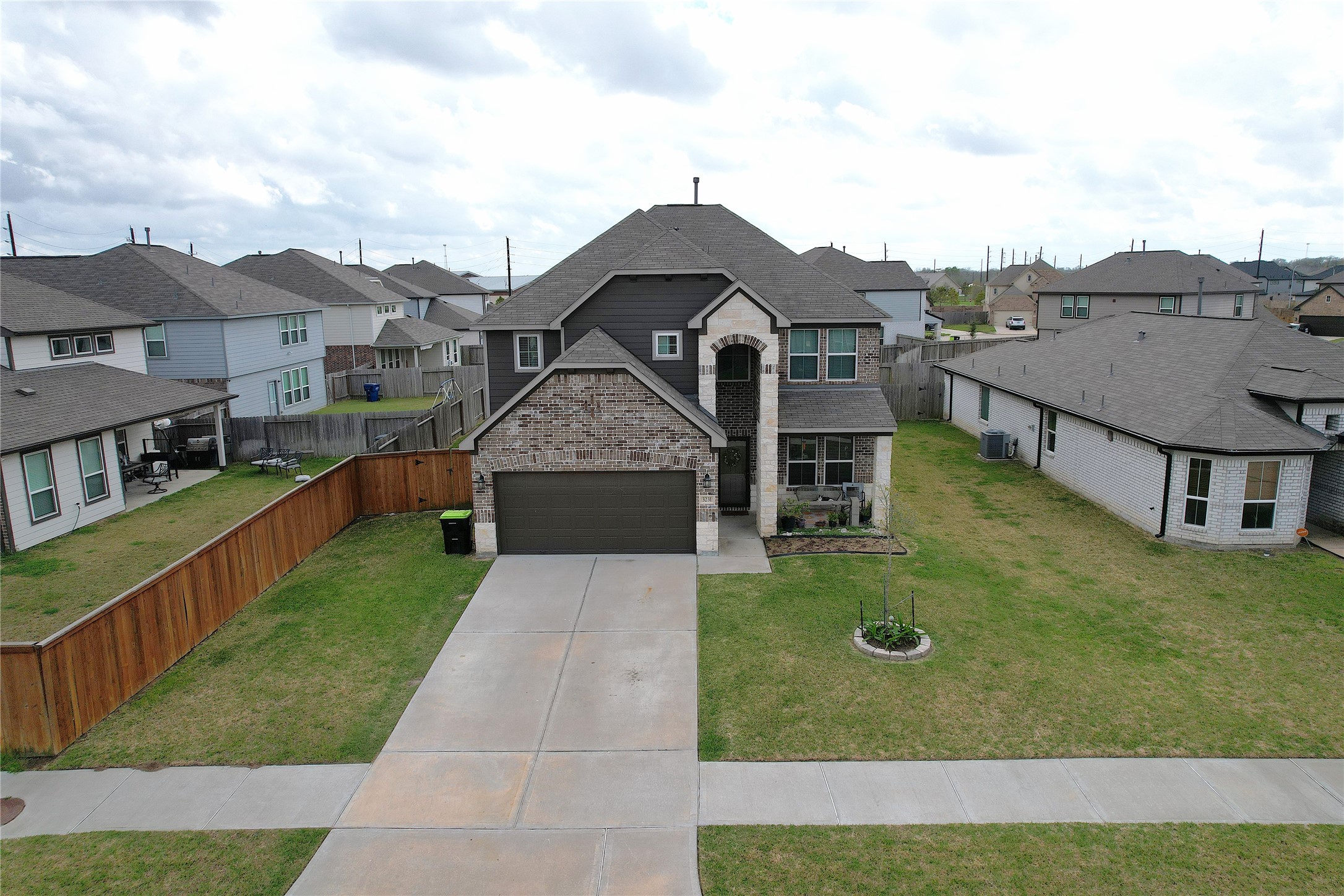 3231 Owl Hollow Drive Property Photo 3
