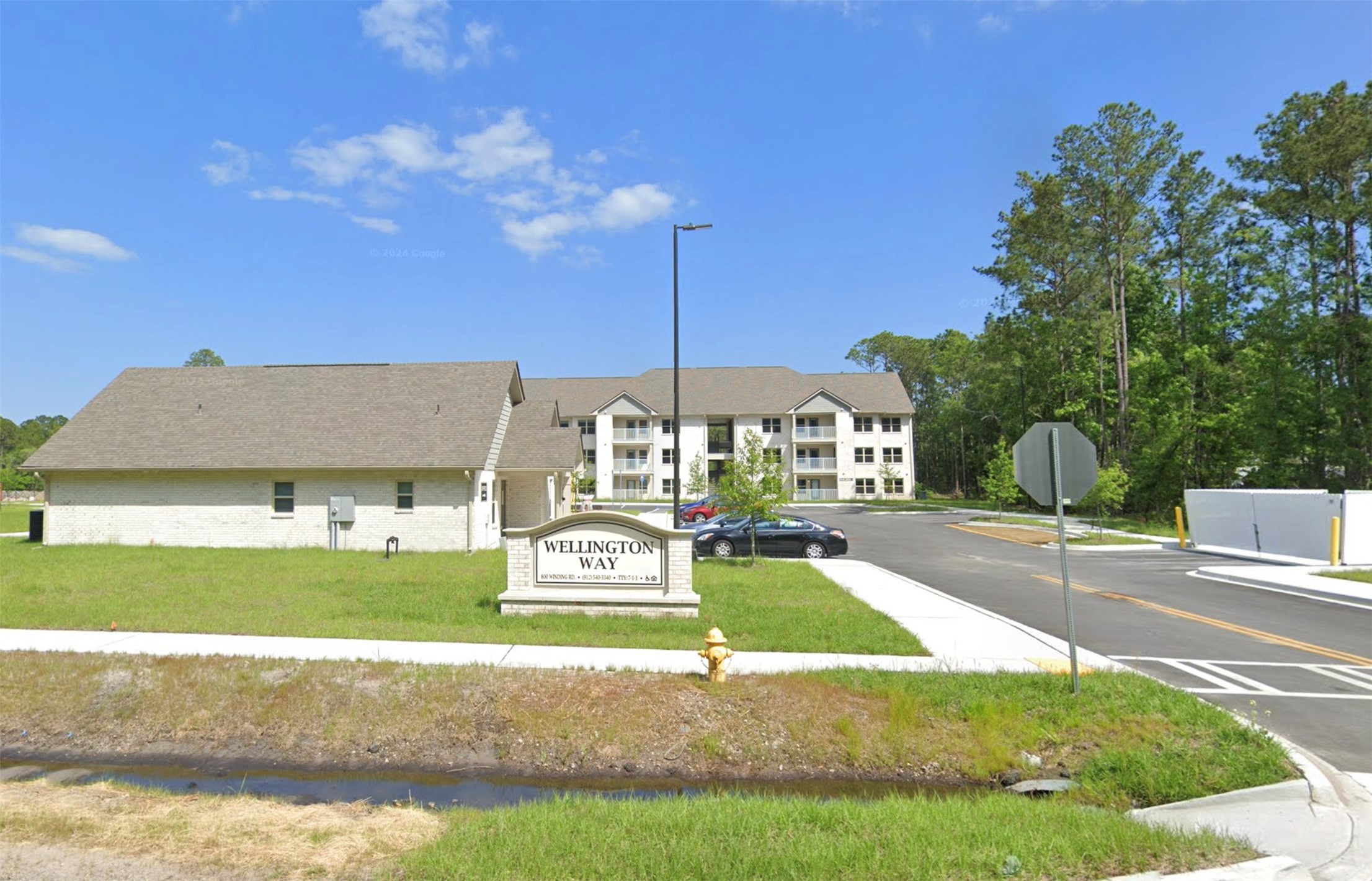 800 Winding Rd Property Photo 1