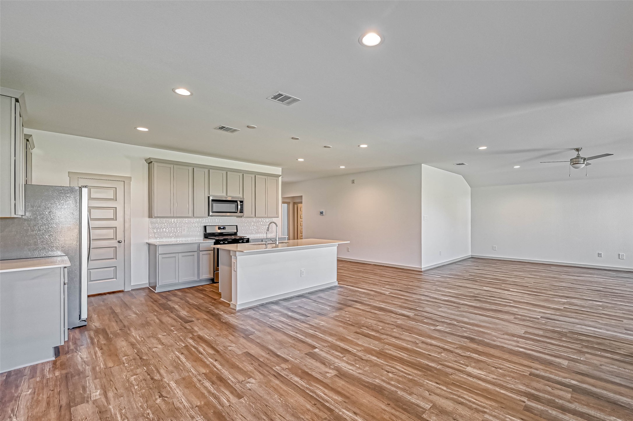 815 Dahlia Petal Dr Property Photo 15